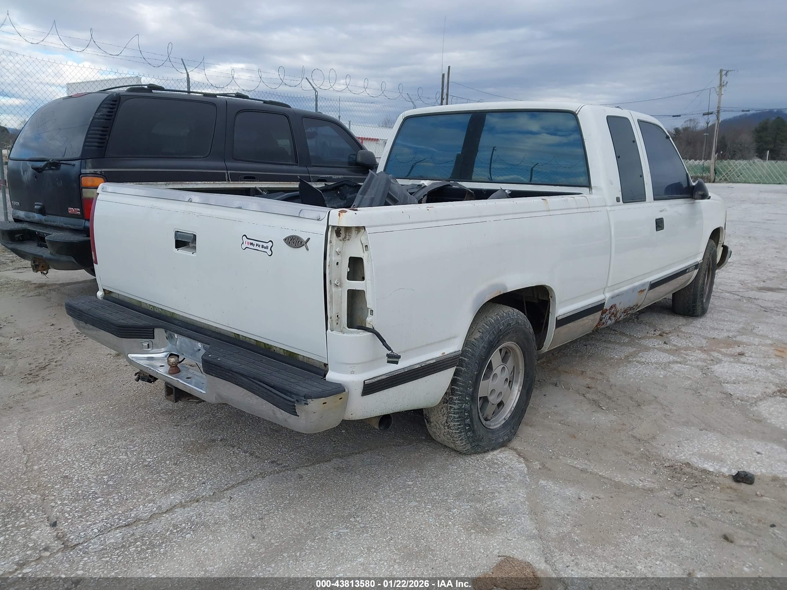 CHEVROLET GMT-400 image 4