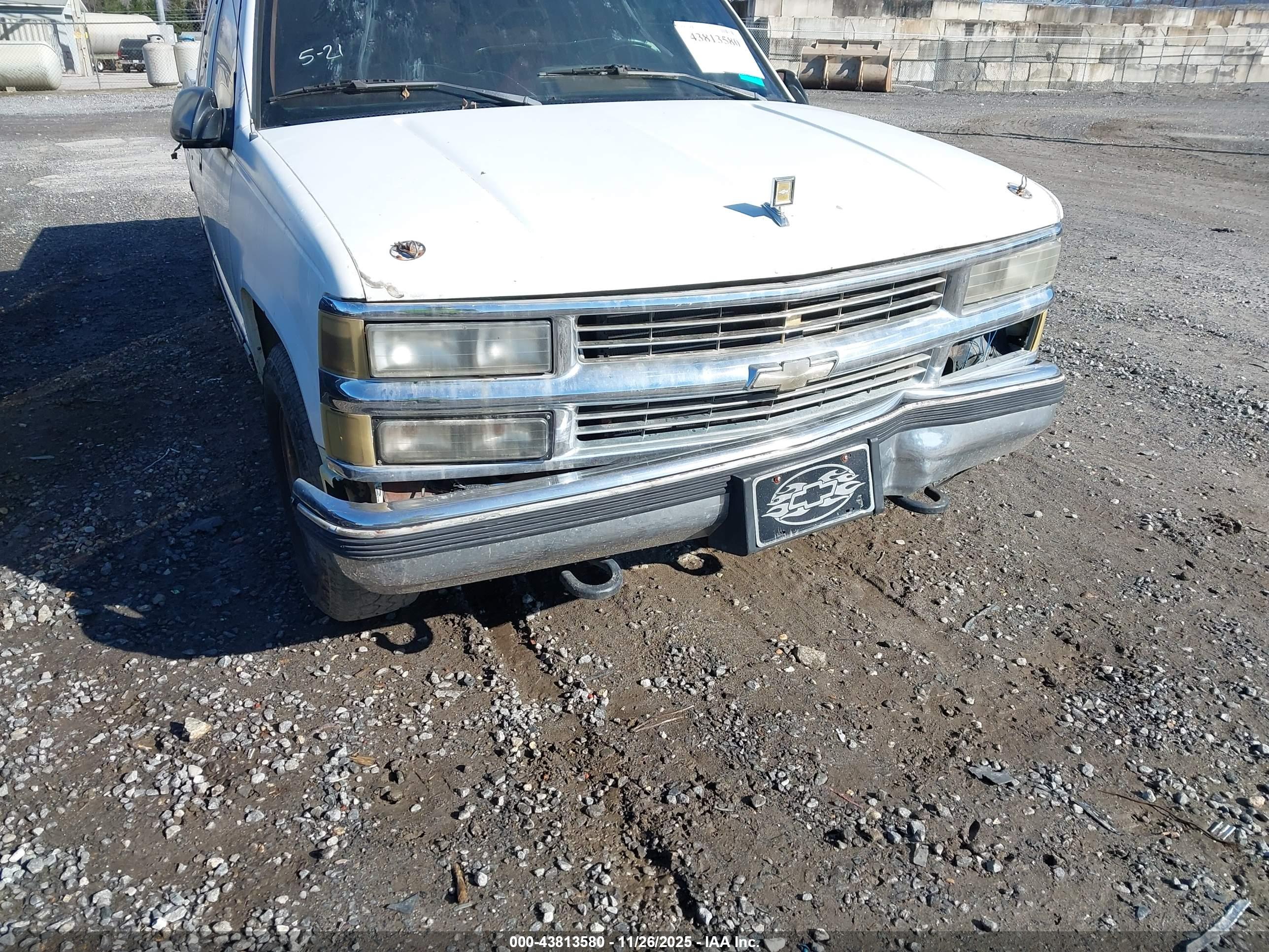 CHEVROLET GMT-400 image 6