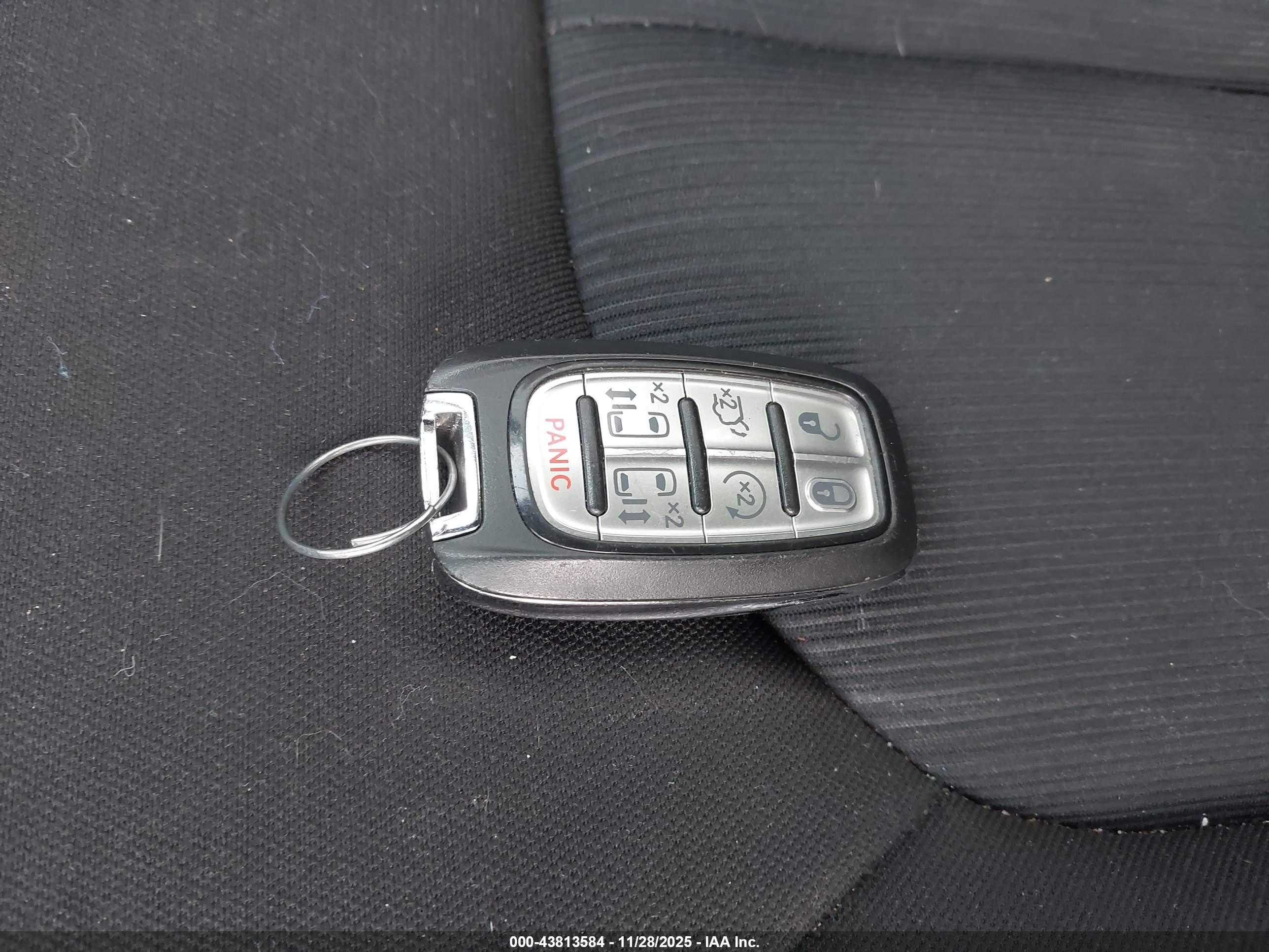 CHRYSLER VOYAGER image 11