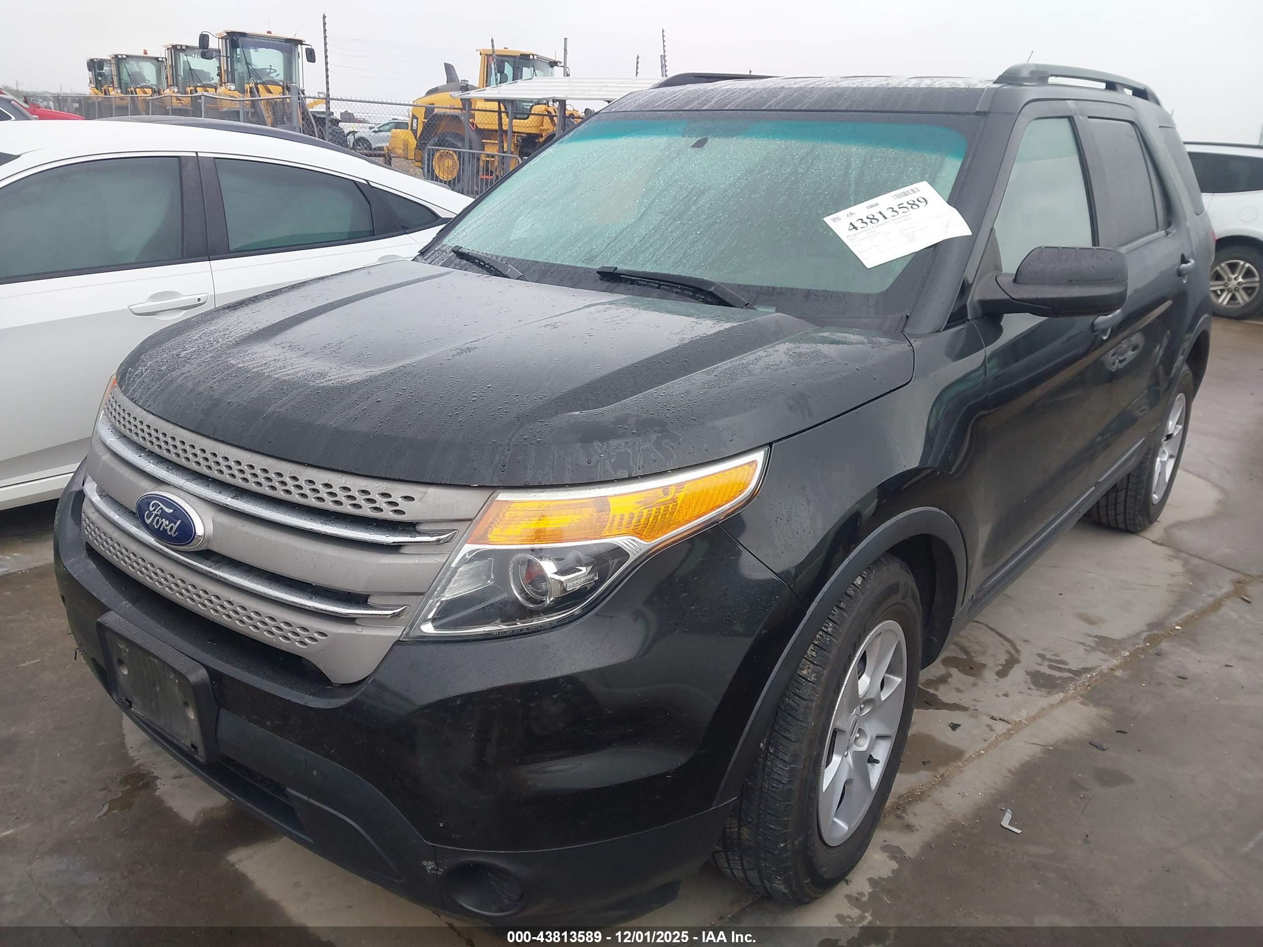 FORD EXPLORER image 2