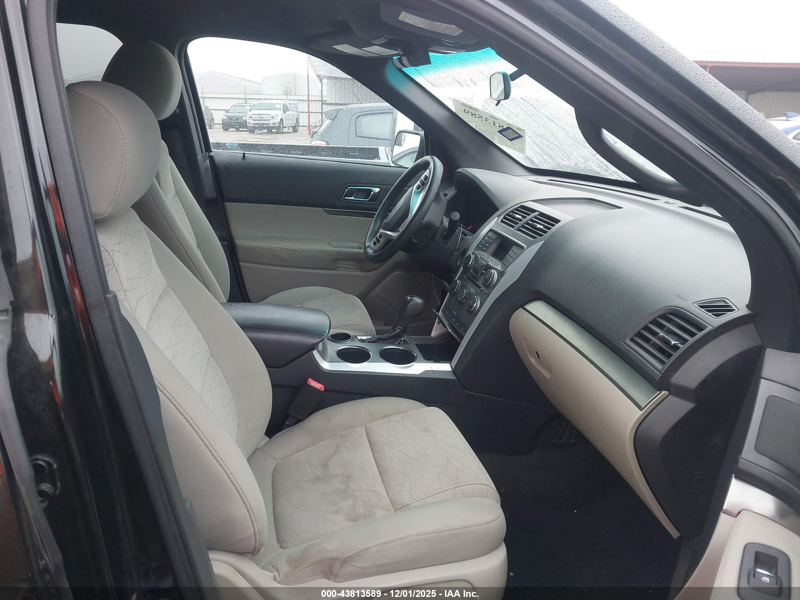FORD EXPLORER image 5