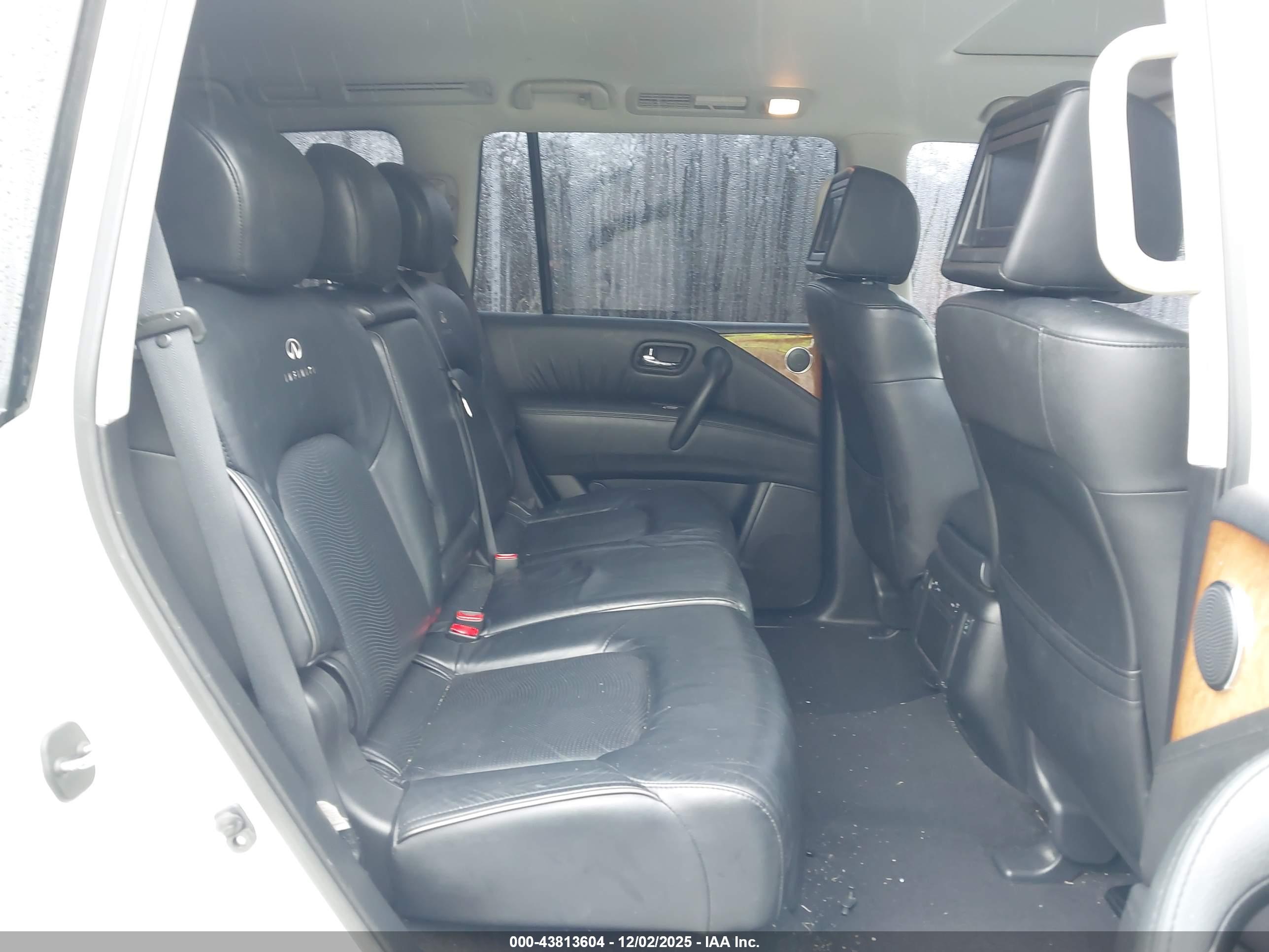 INFINITI QX80 image 8