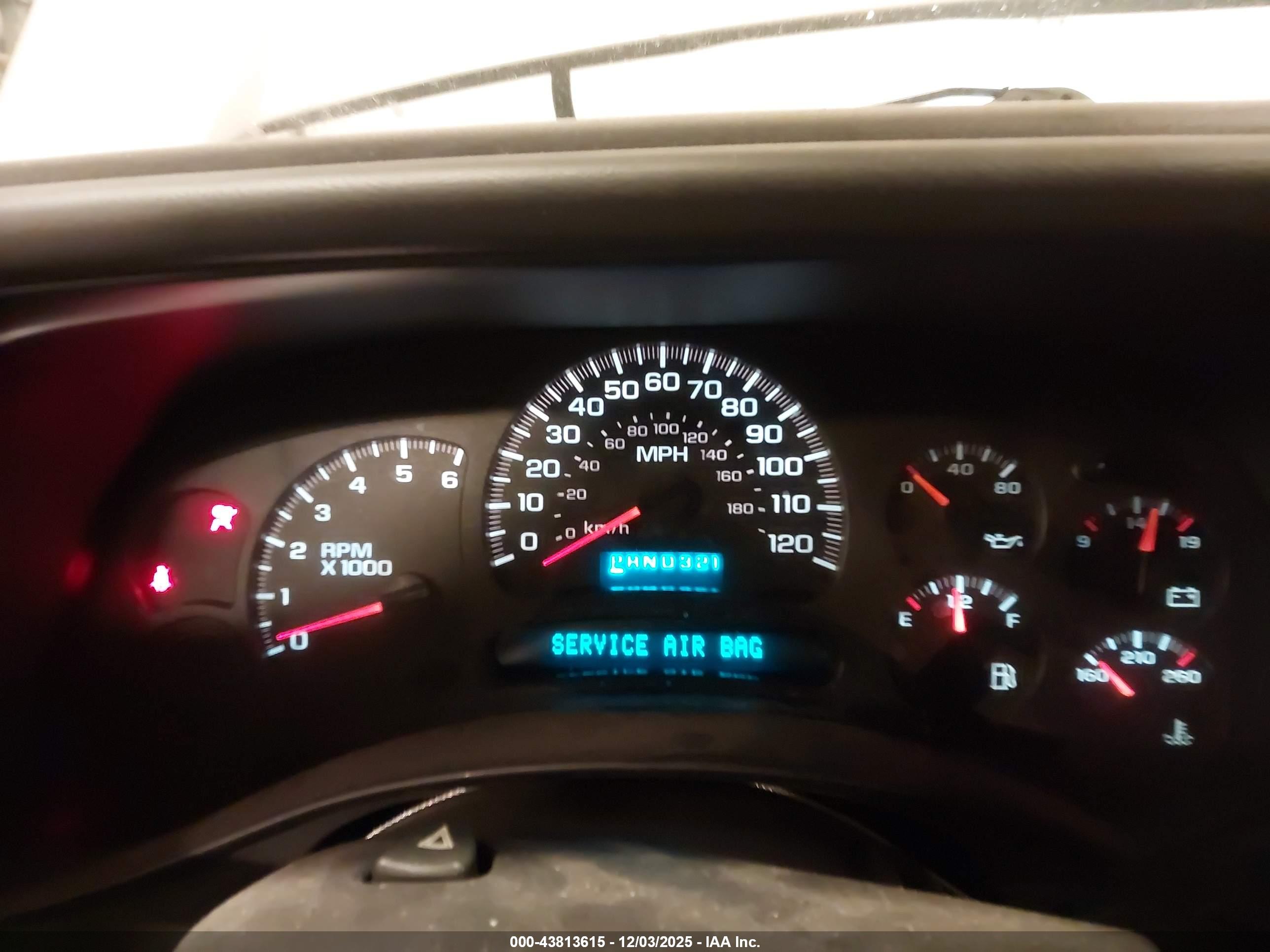 CHEVROLET SILVERADO image 7