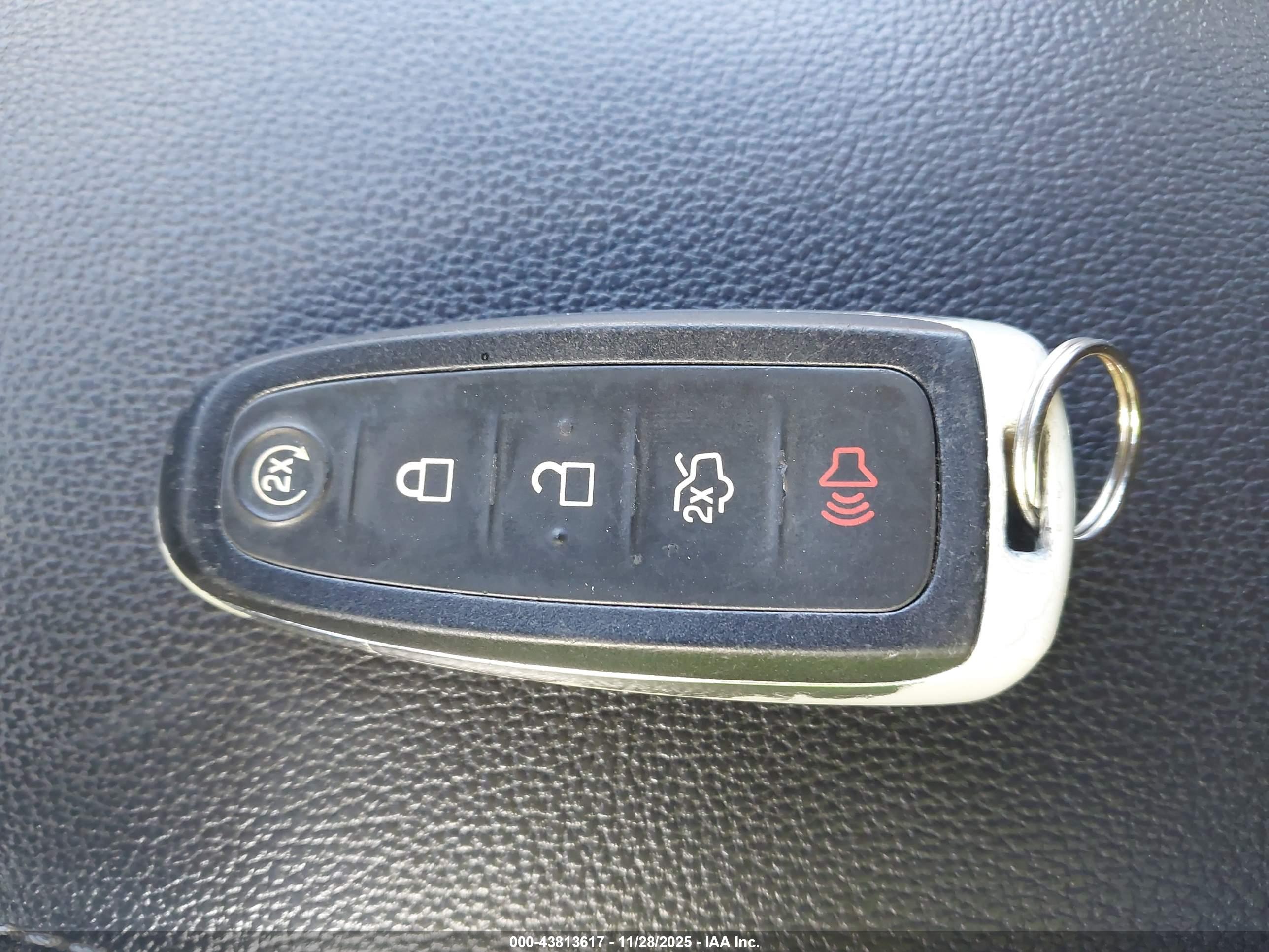 FORD ESCAPE image 11