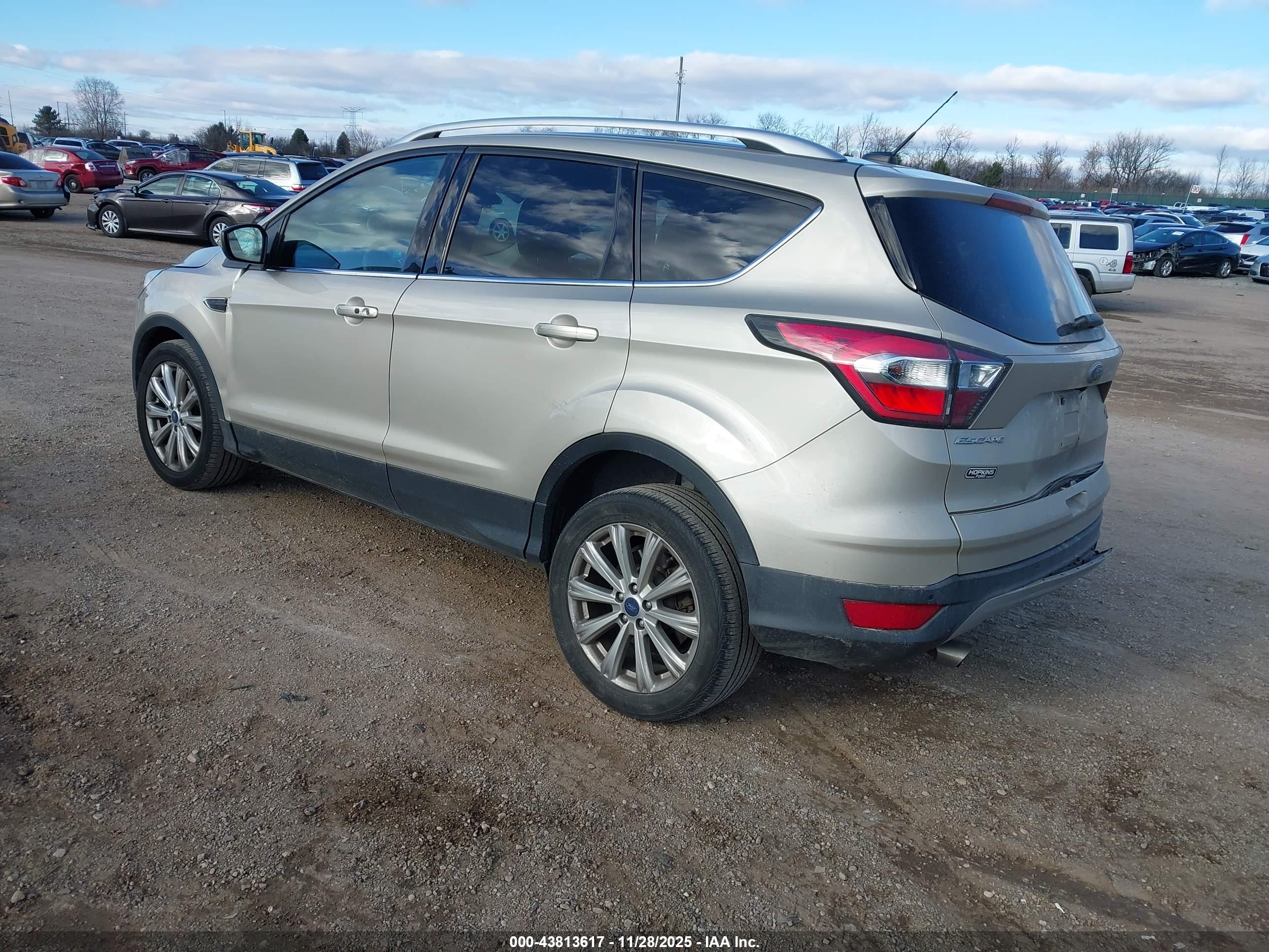 FORD ESCAPE image 3