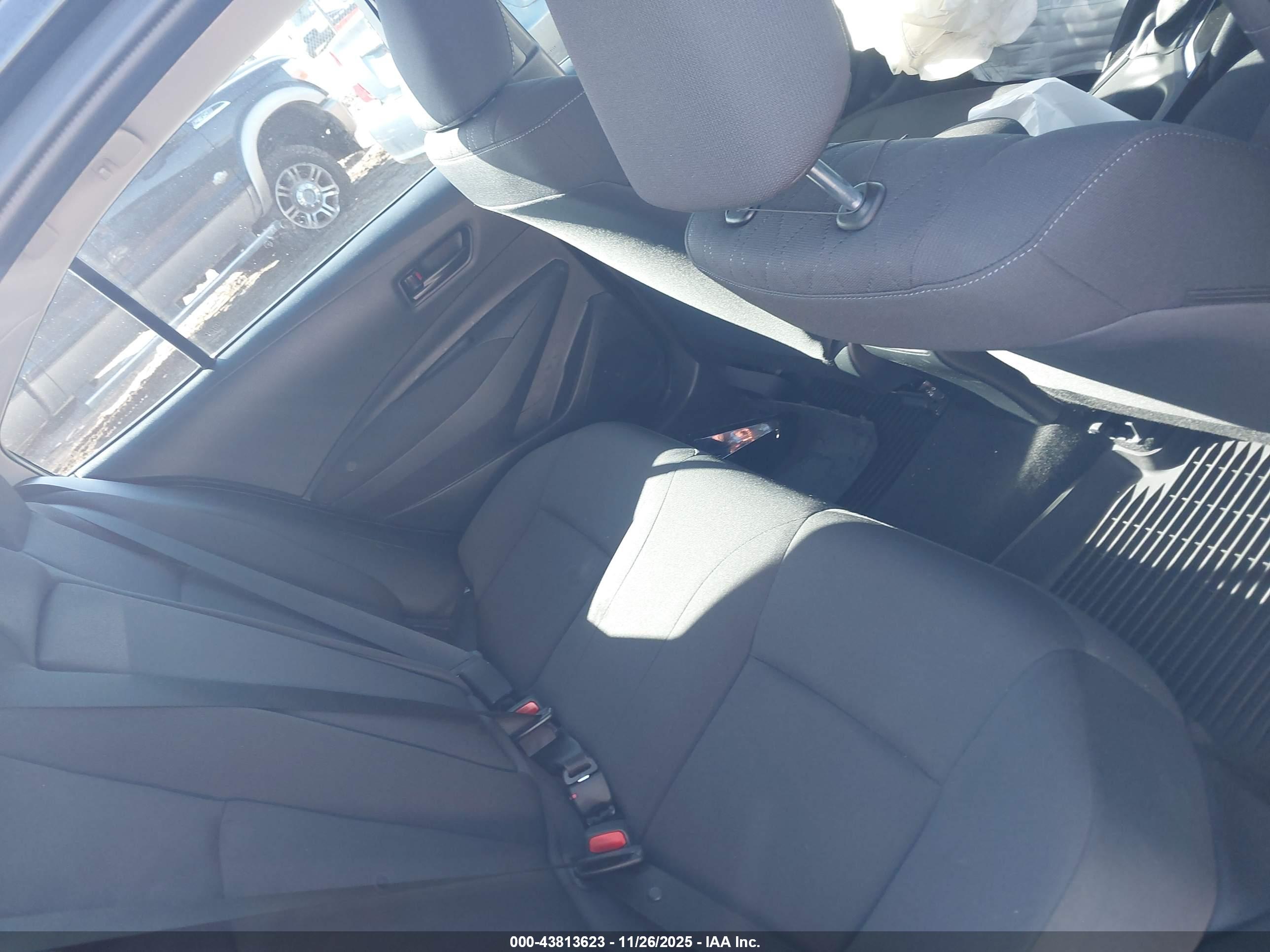 TOYOTA COROLLA image 8