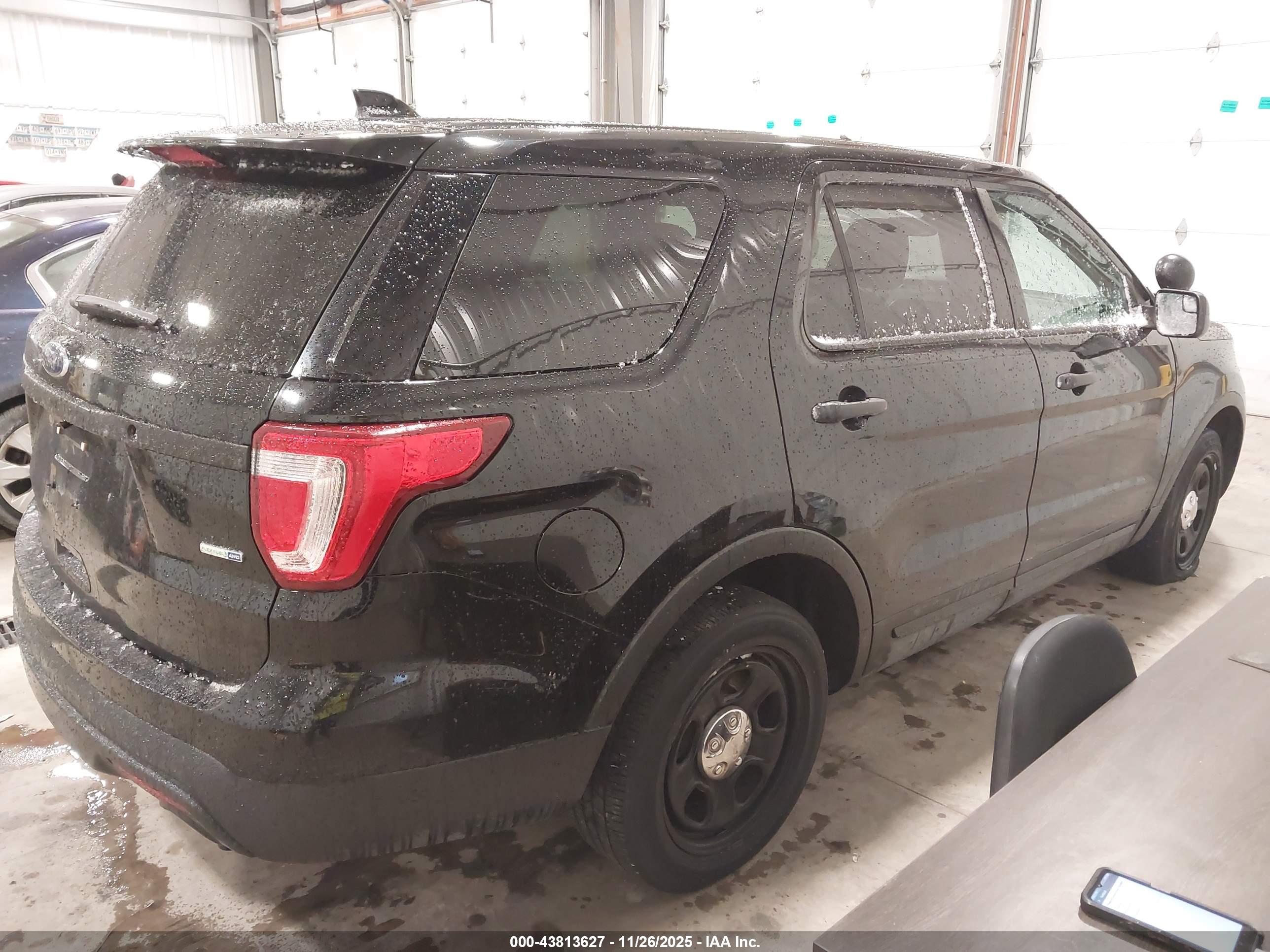 FORD UTILITY image 4