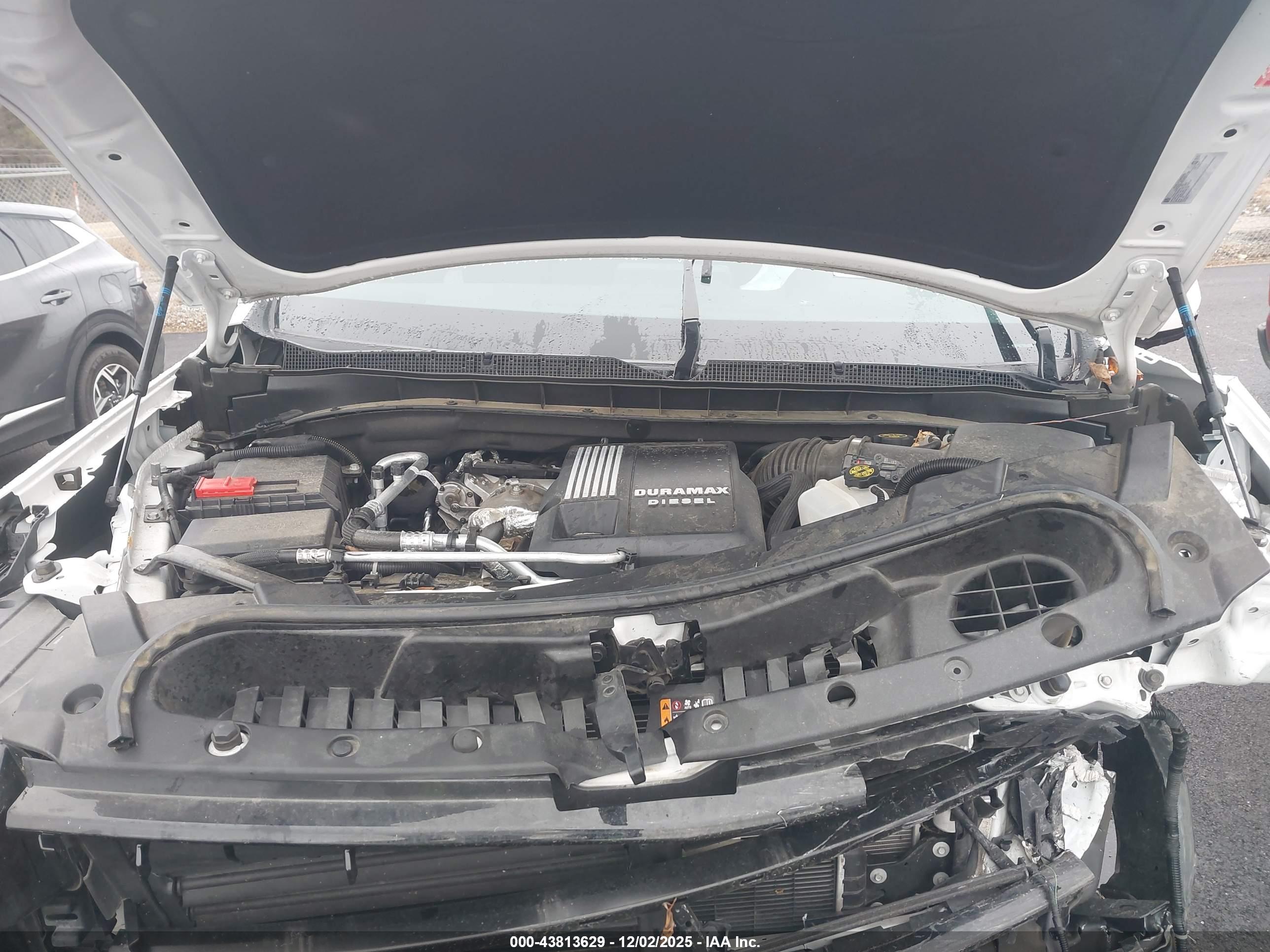 CHEVROLET SUBURBAN image 10