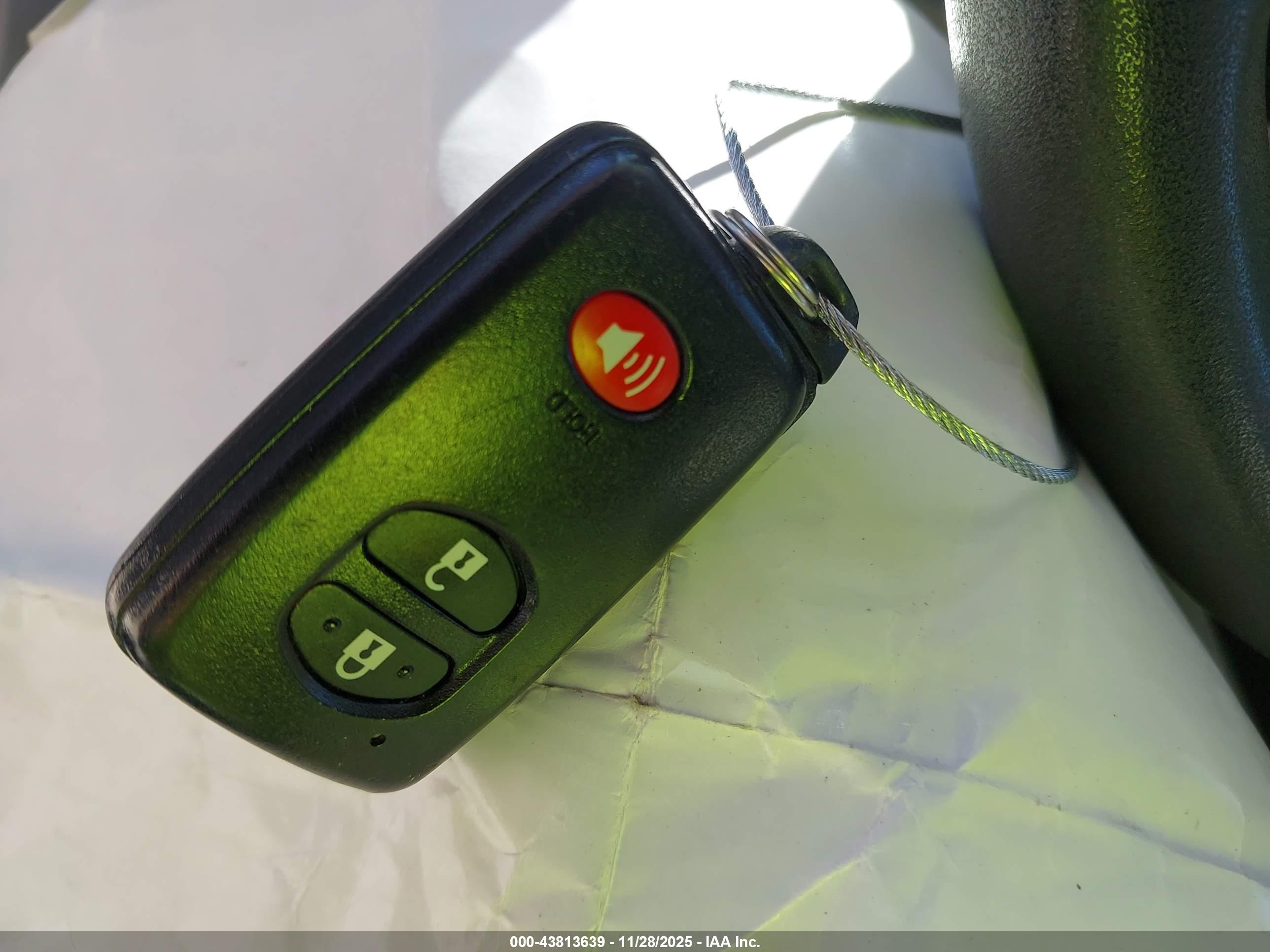 TOYOTA PRIUS image 11