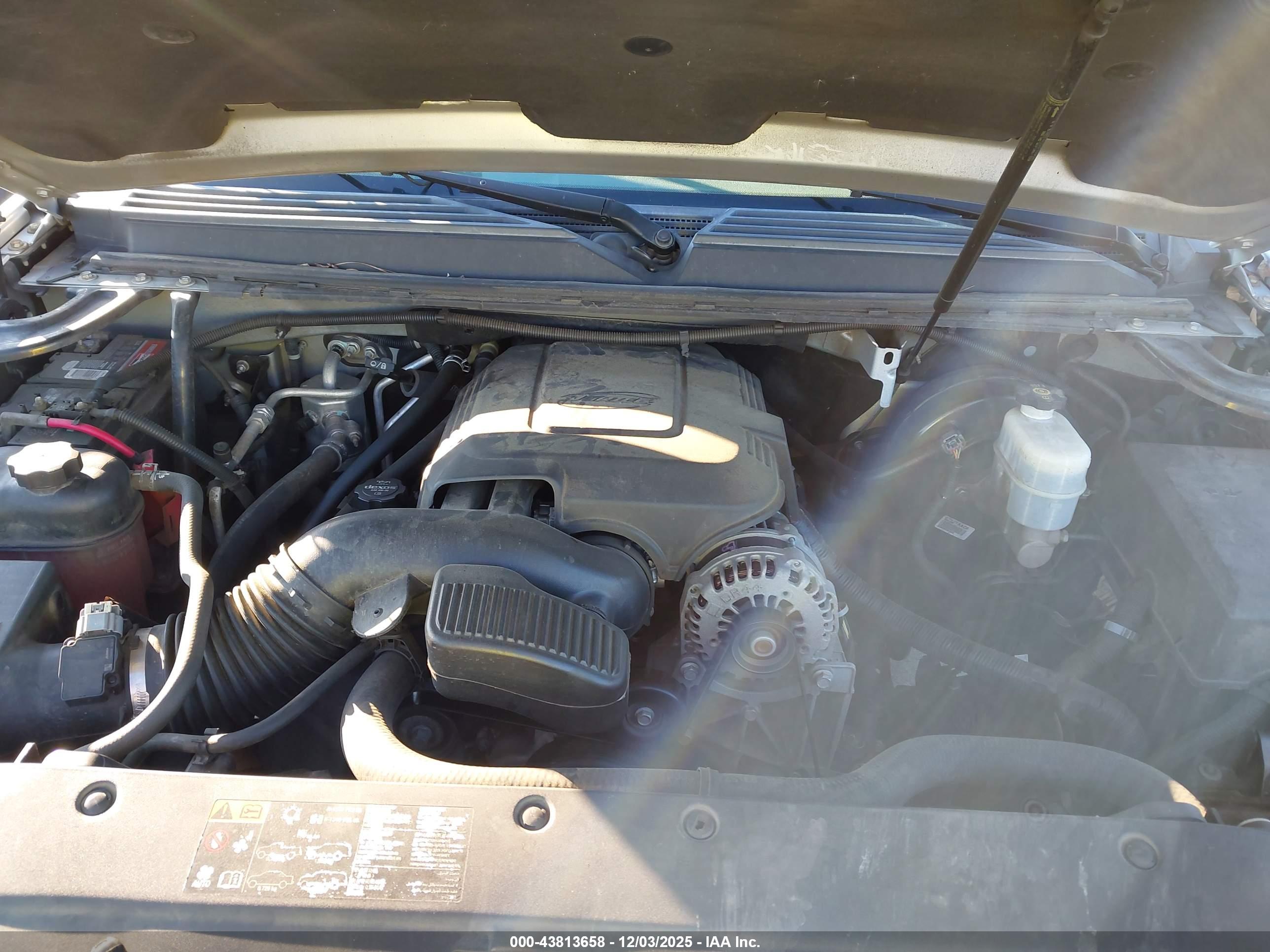 CHEVROLET SUBURBAN image 10