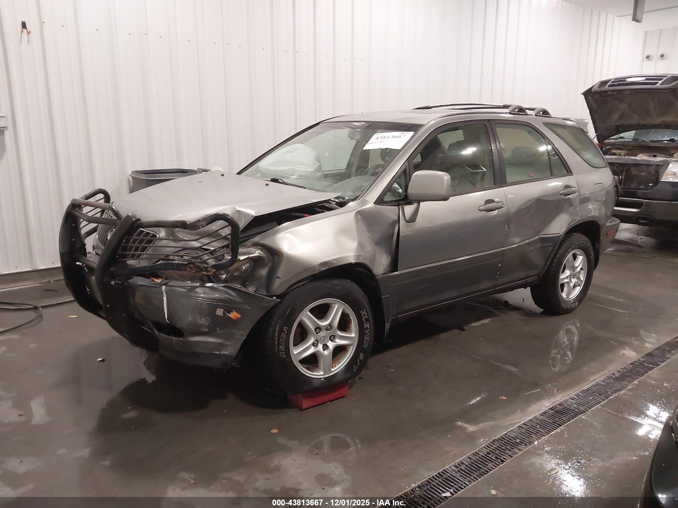 LEXUS RX image 2