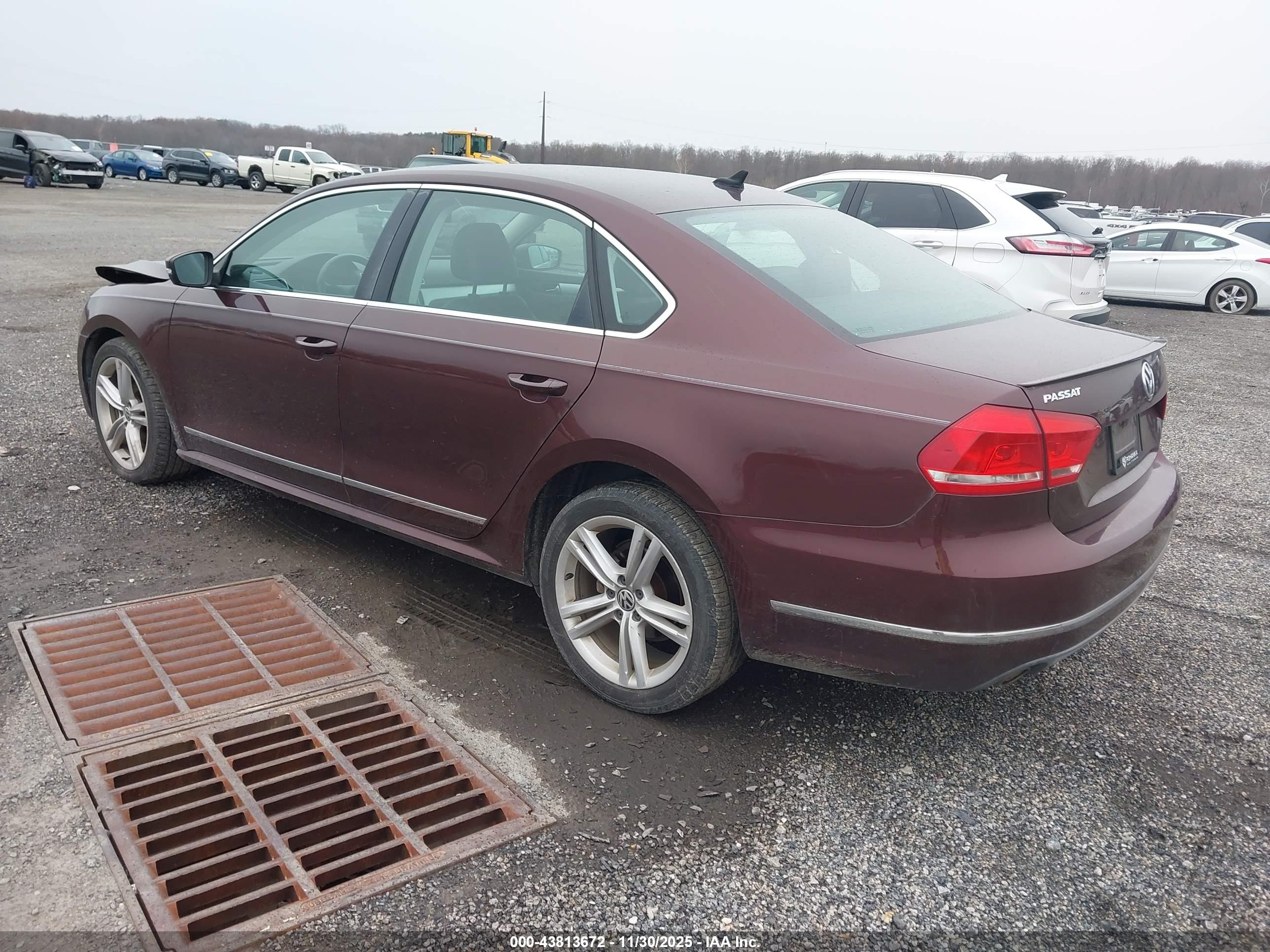 VOLKSWAGEN PASSAT image 3