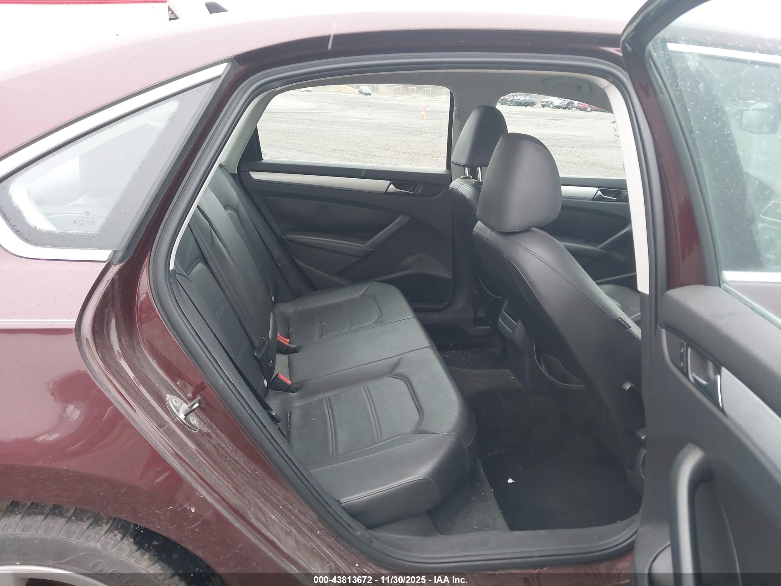 VOLKSWAGEN PASSAT image 8