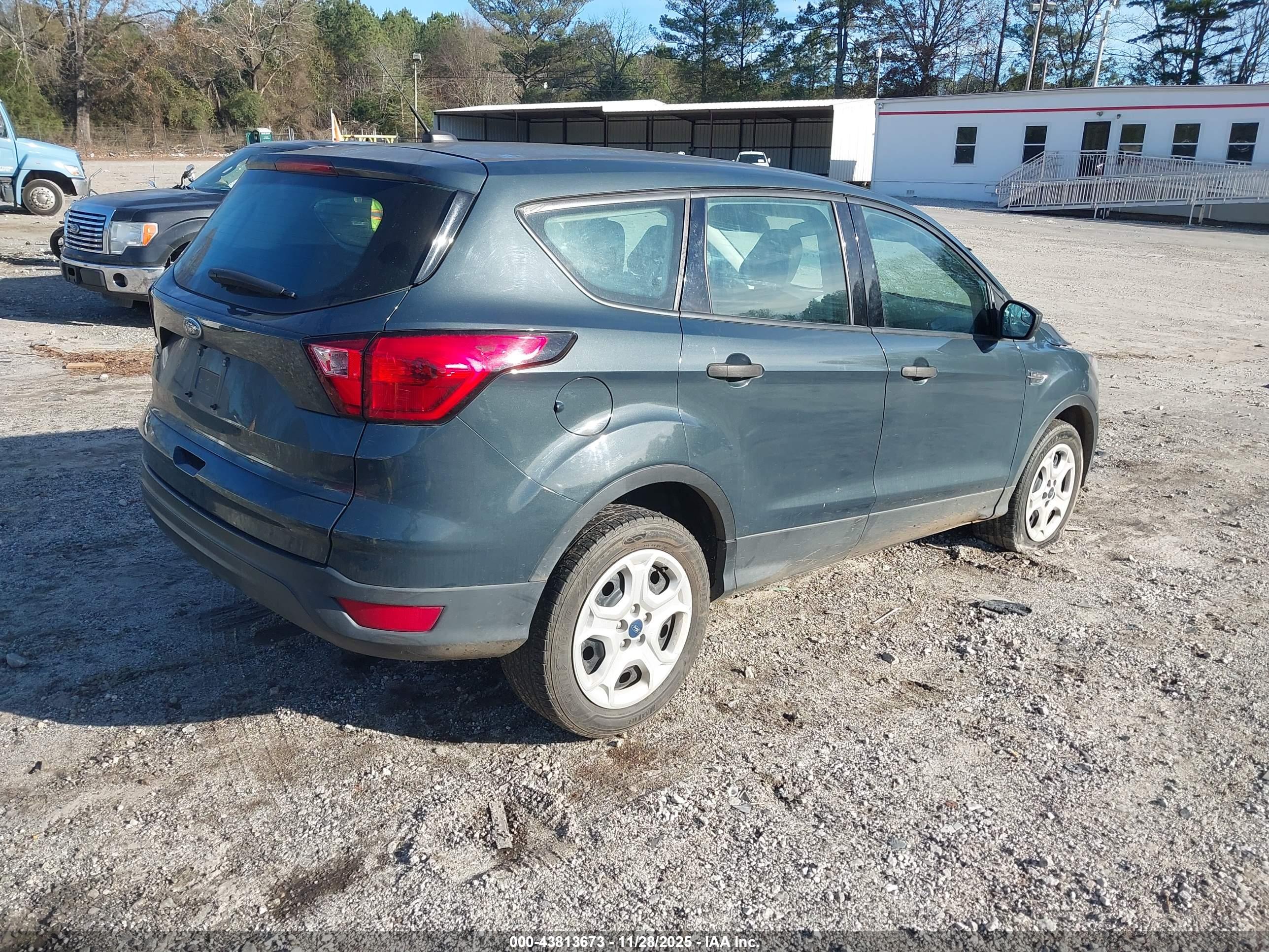 FORD ESCAPE image 4
