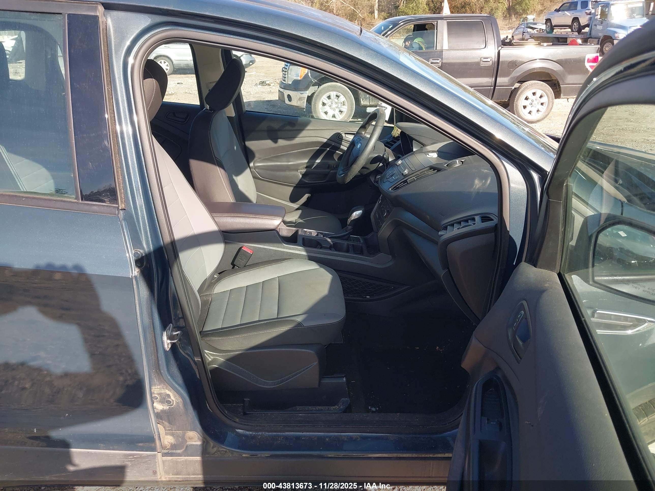 FORD ESCAPE image 5