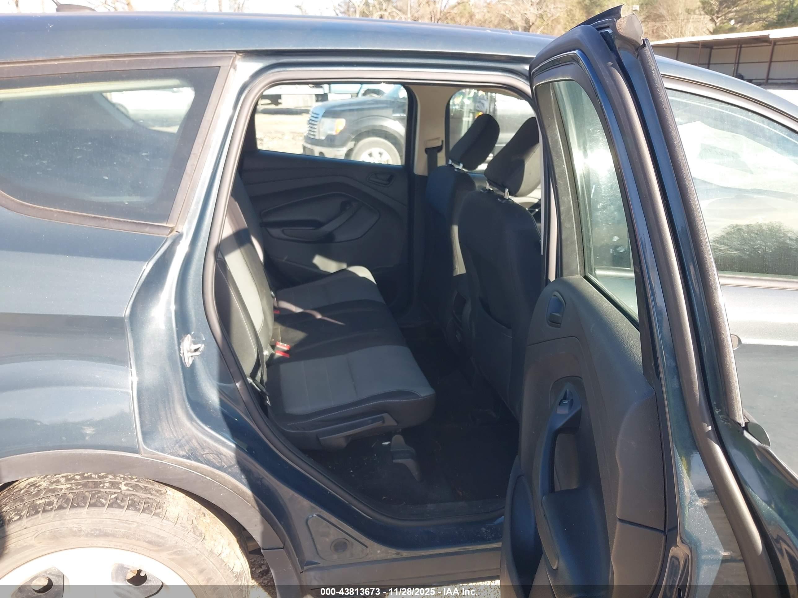 FORD ESCAPE image 8