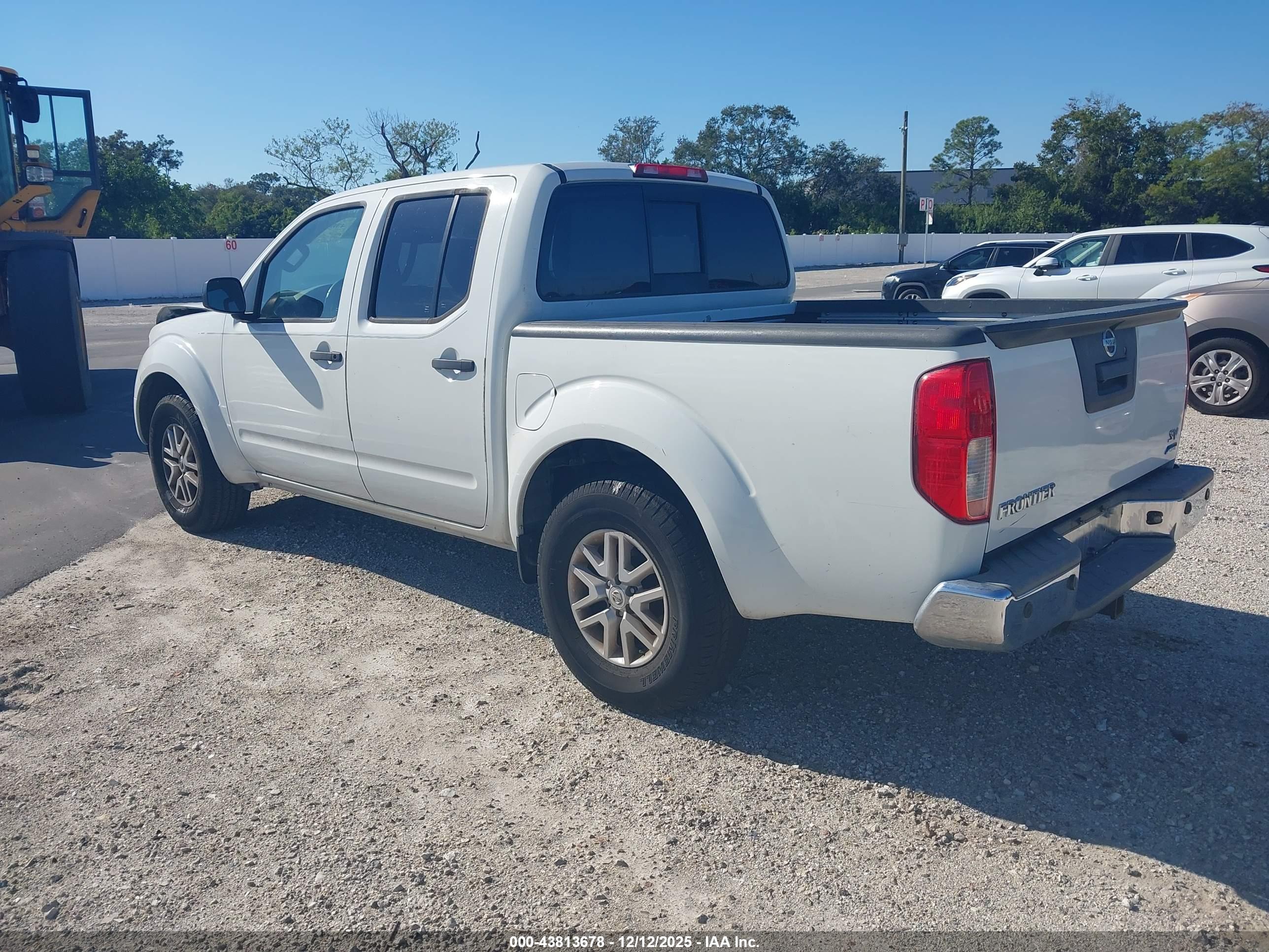 NISSAN FRONTIER image 3