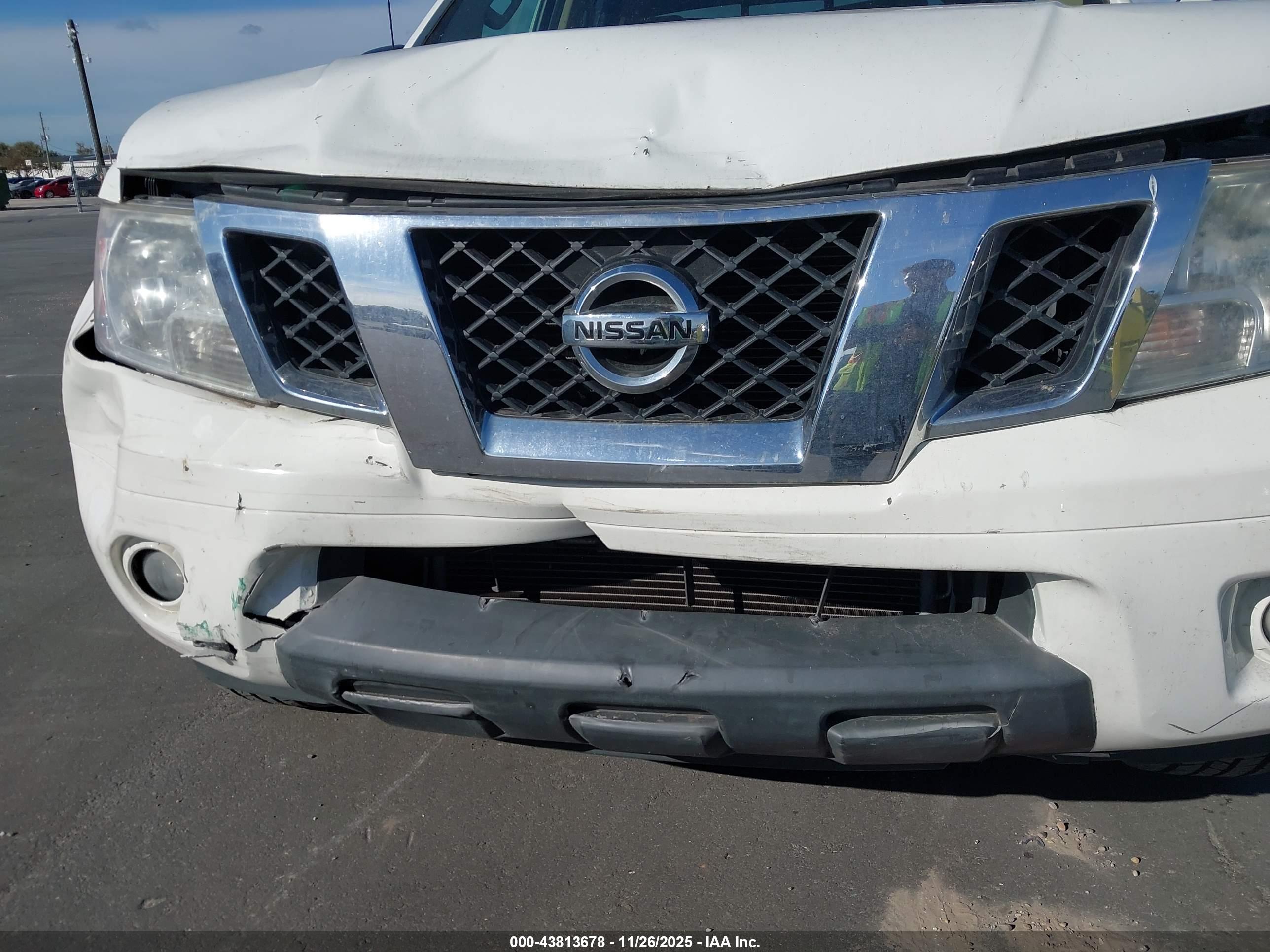 NISSAN FRONTIER image 6