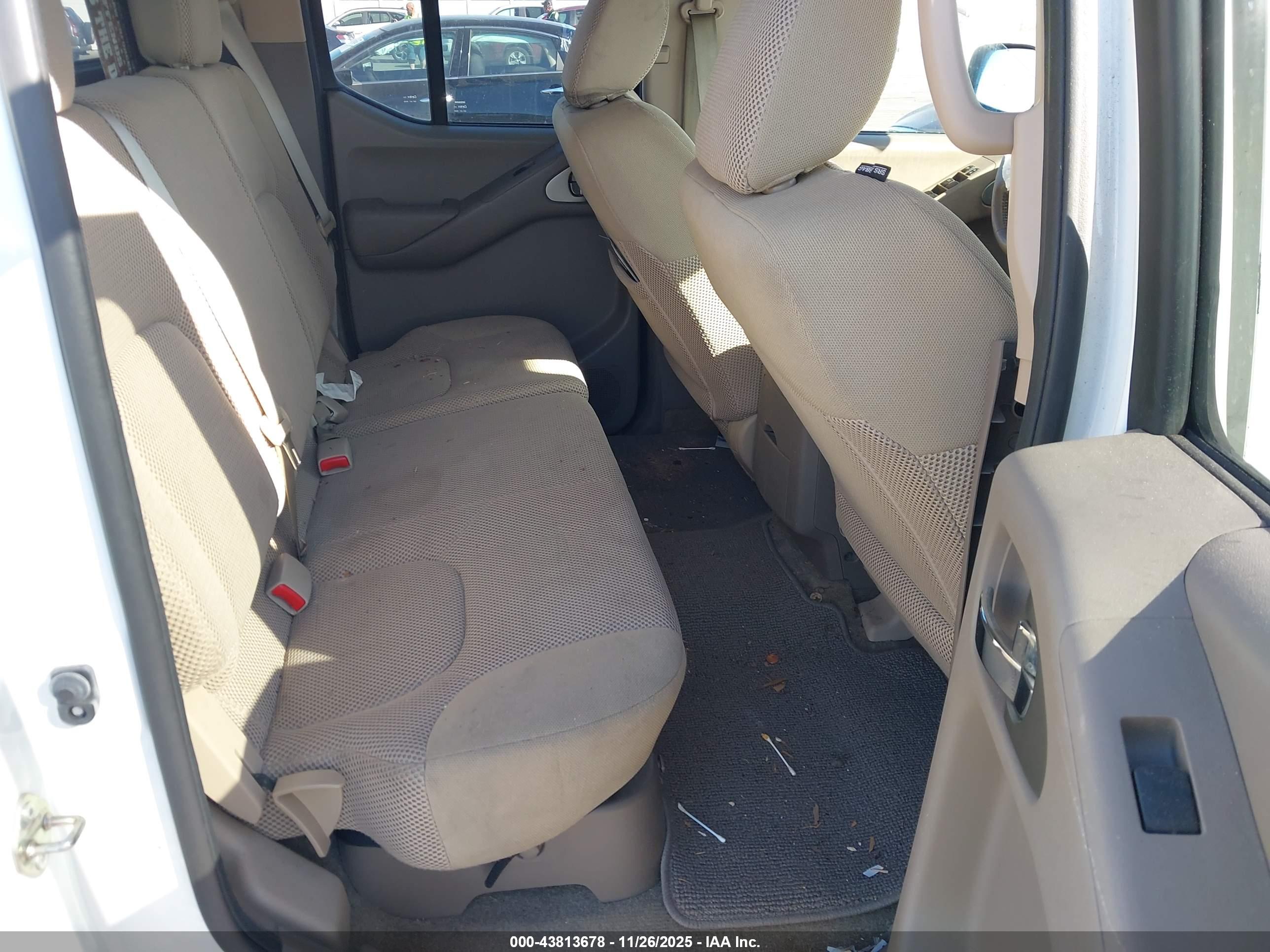 NISSAN FRONTIER image 8