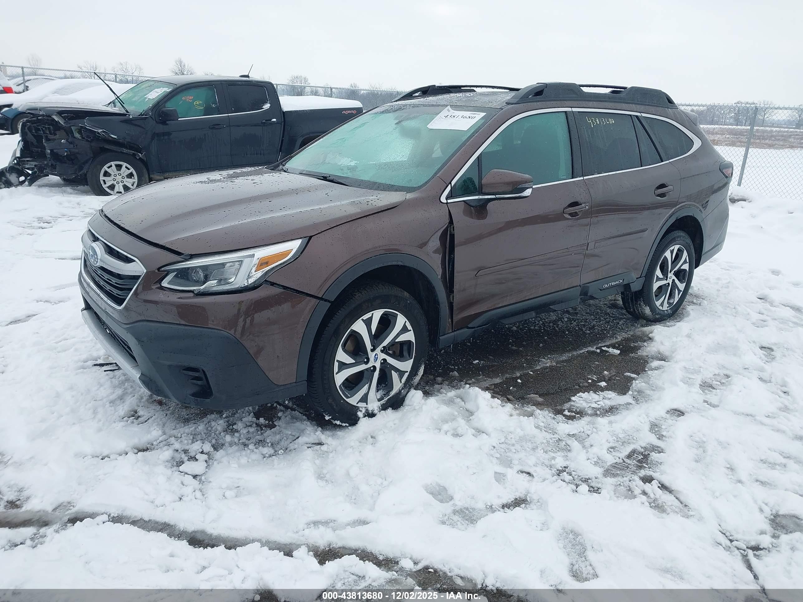 SUBARU OUTBACK image 2