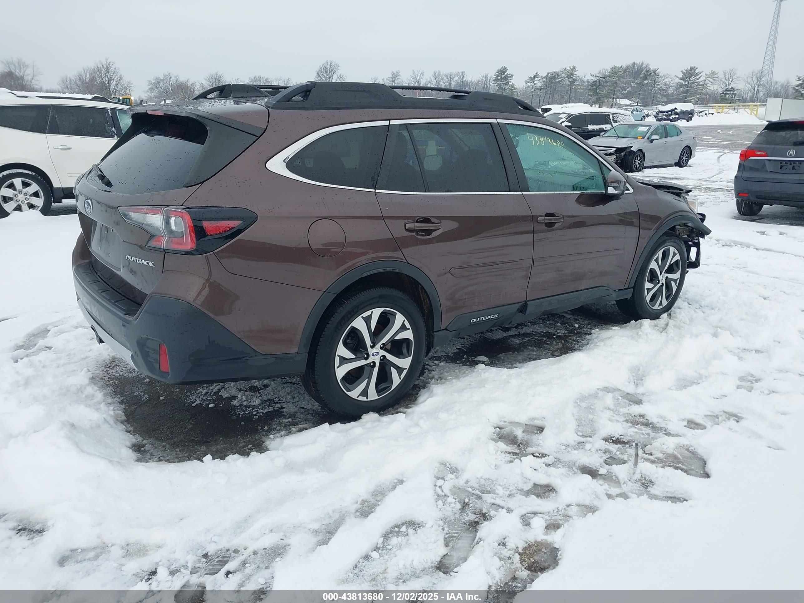 SUBARU OUTBACK image 4