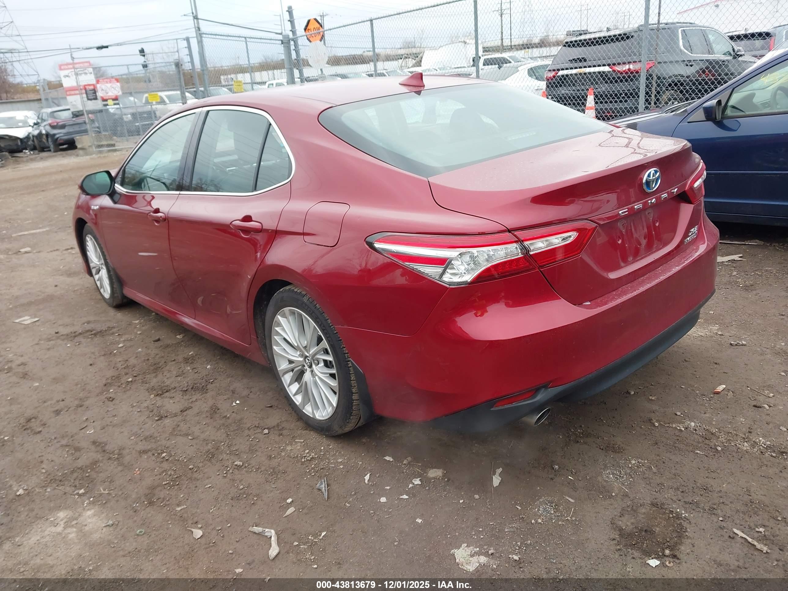 TOYOTA CAMRY image 3