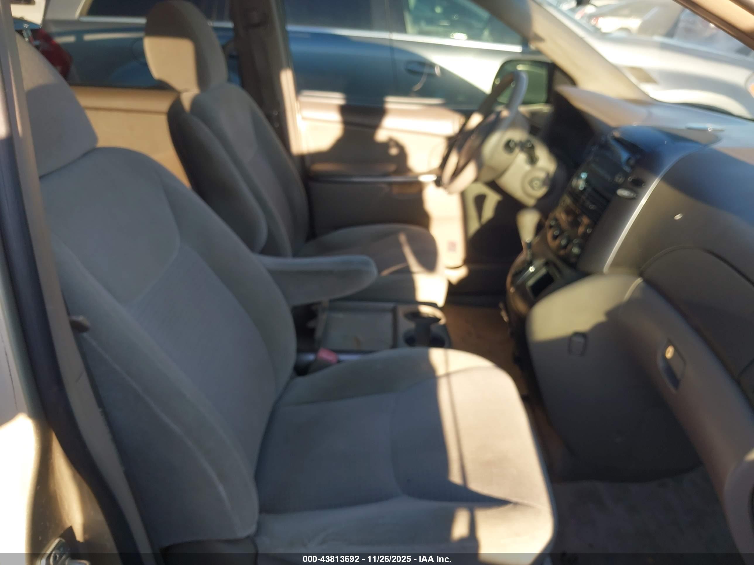 TOYOTA SIENNA image 5