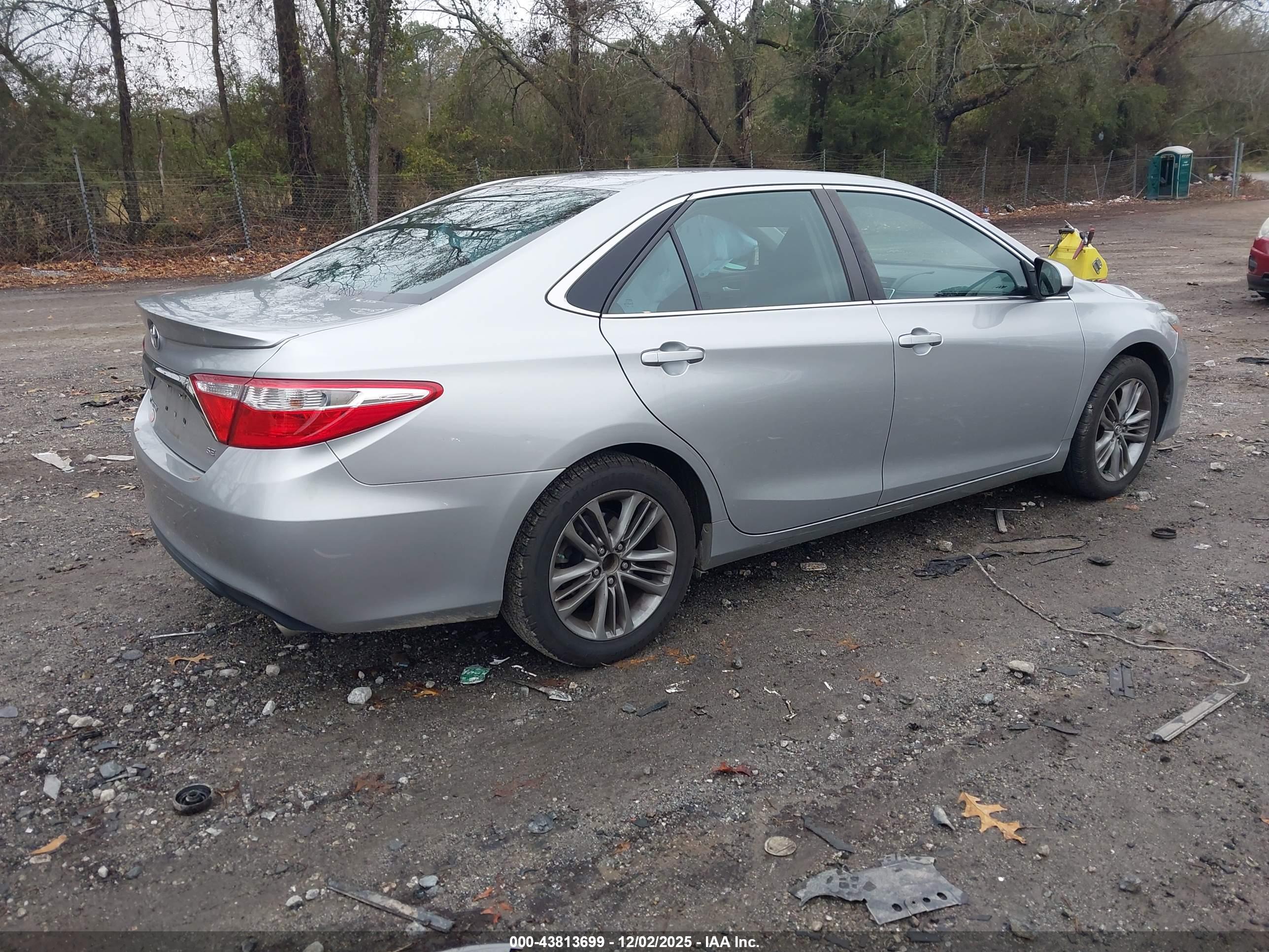 TOYOTA CAMRY image 4