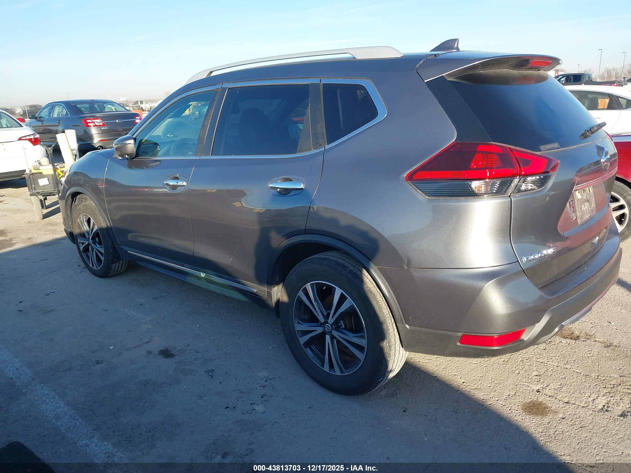 NISSAN ROGUE image 3