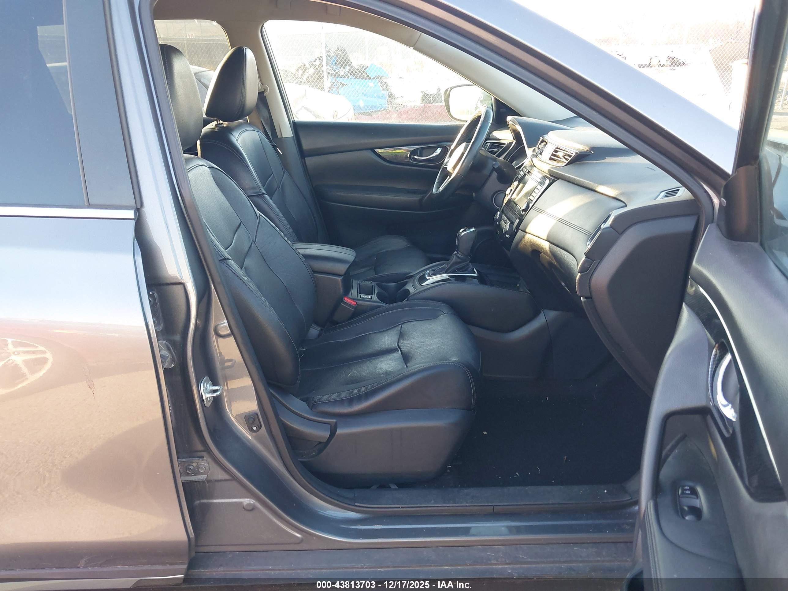 NISSAN ROGUE image 5