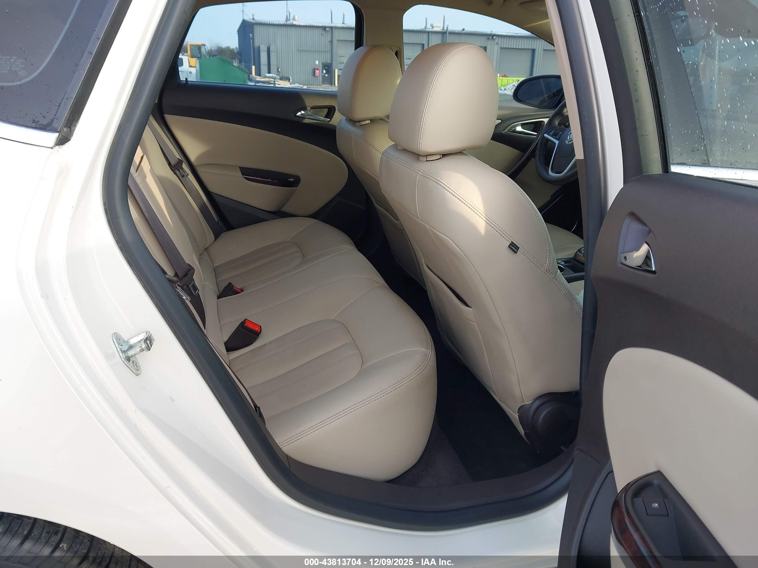 BUICK VERANO image 8