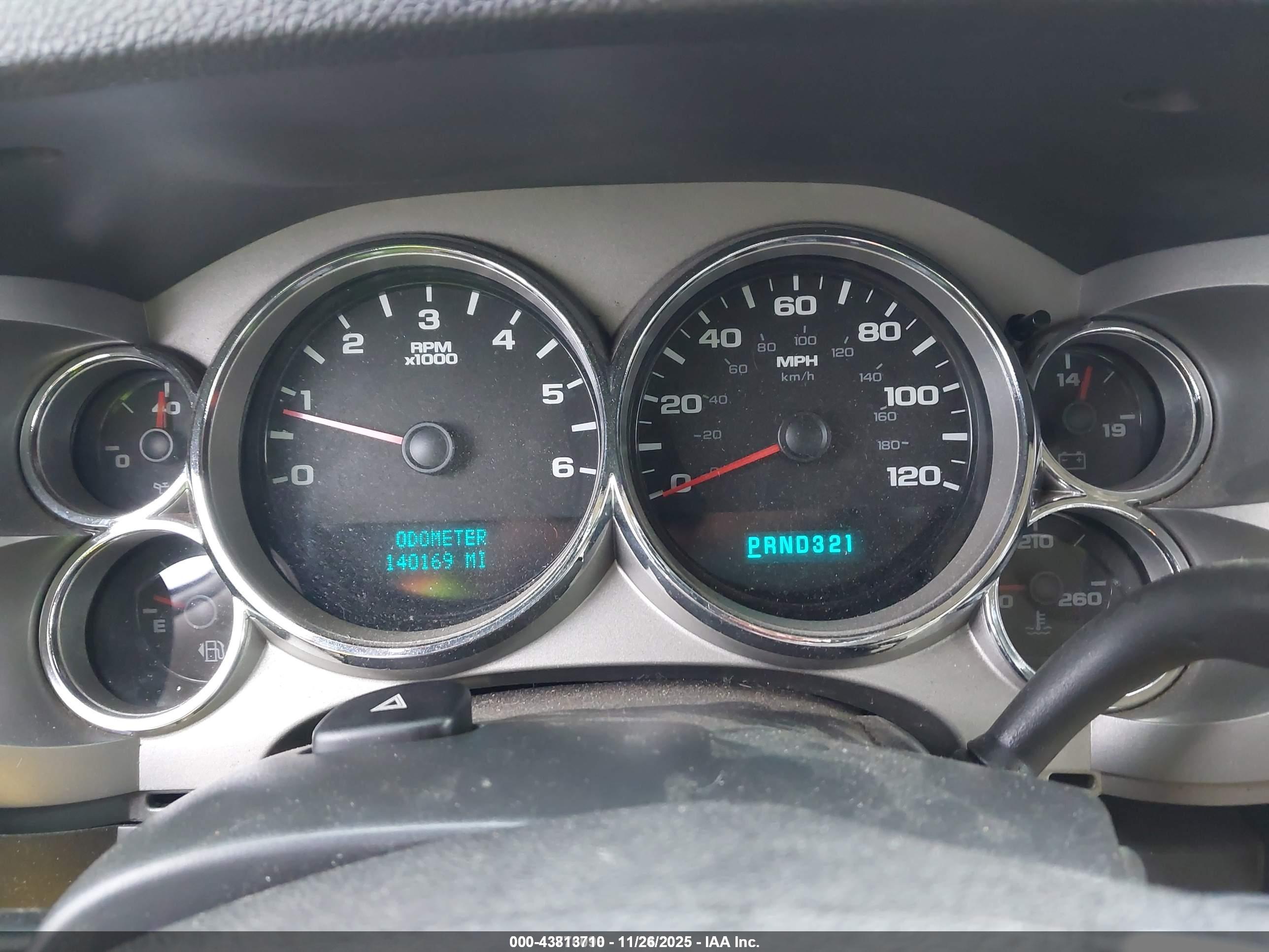 CHEVROLET SILVERADO image 7