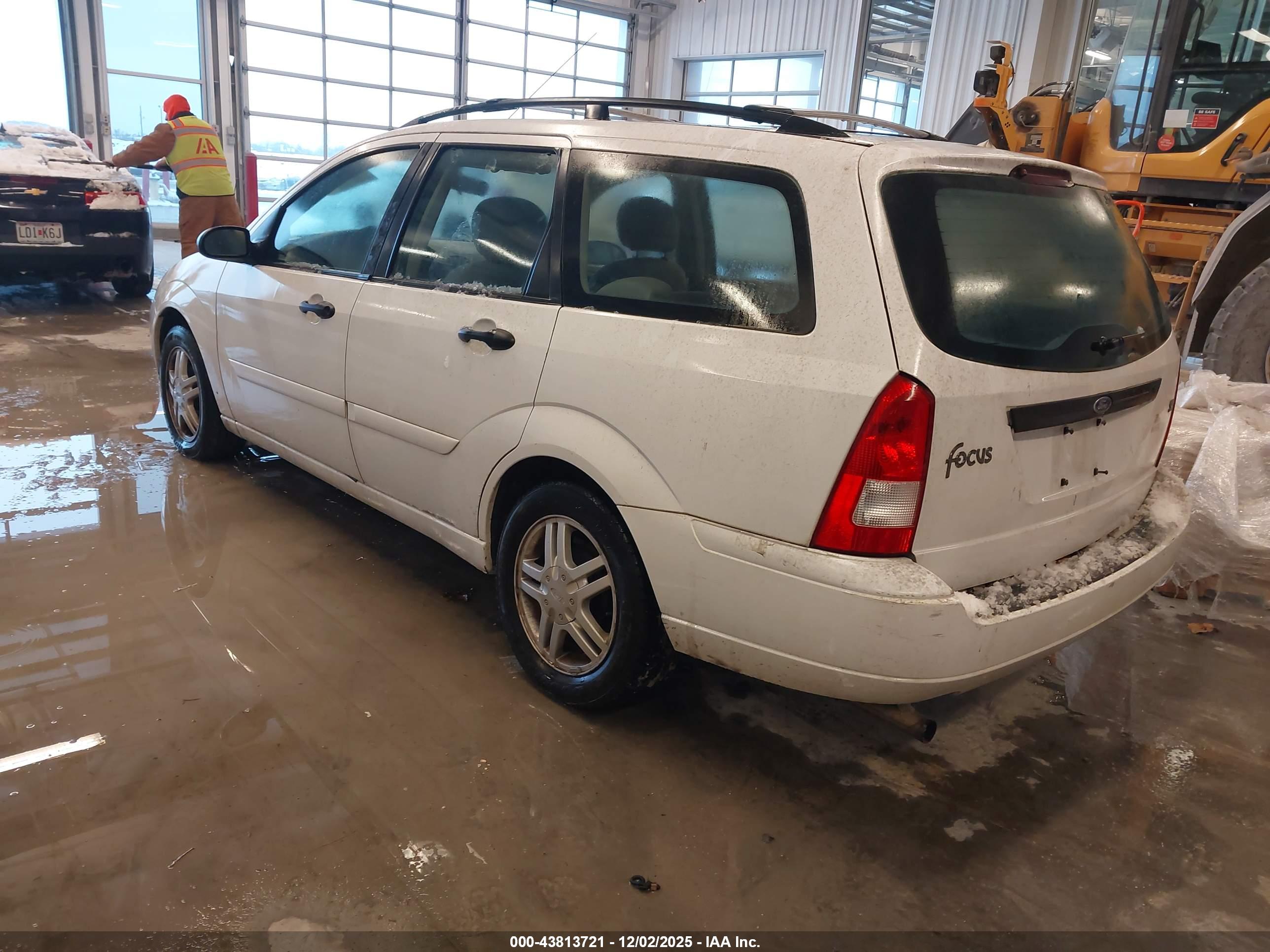 FORD FOCUS image 3