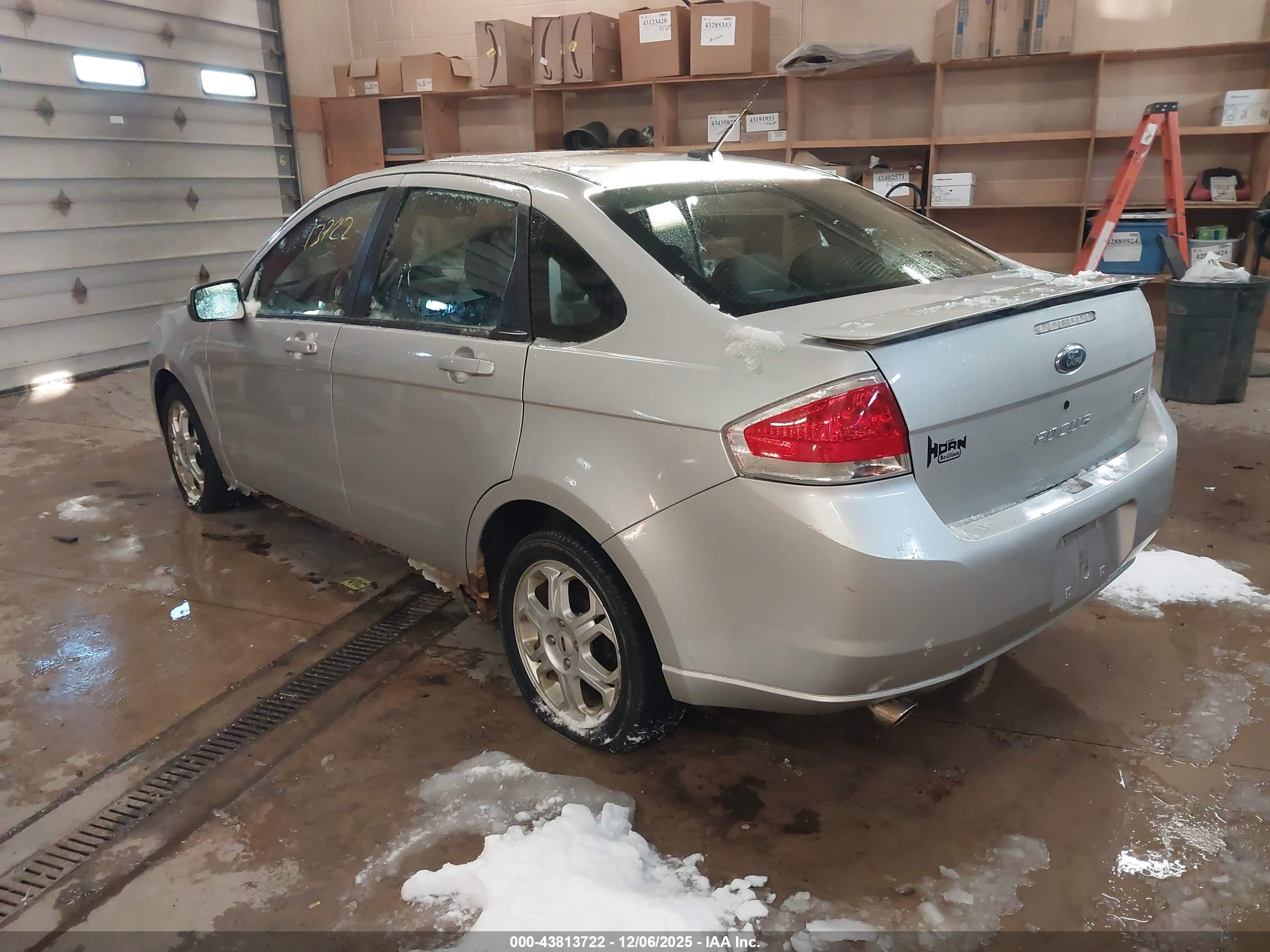 FORD FOCUS image 3