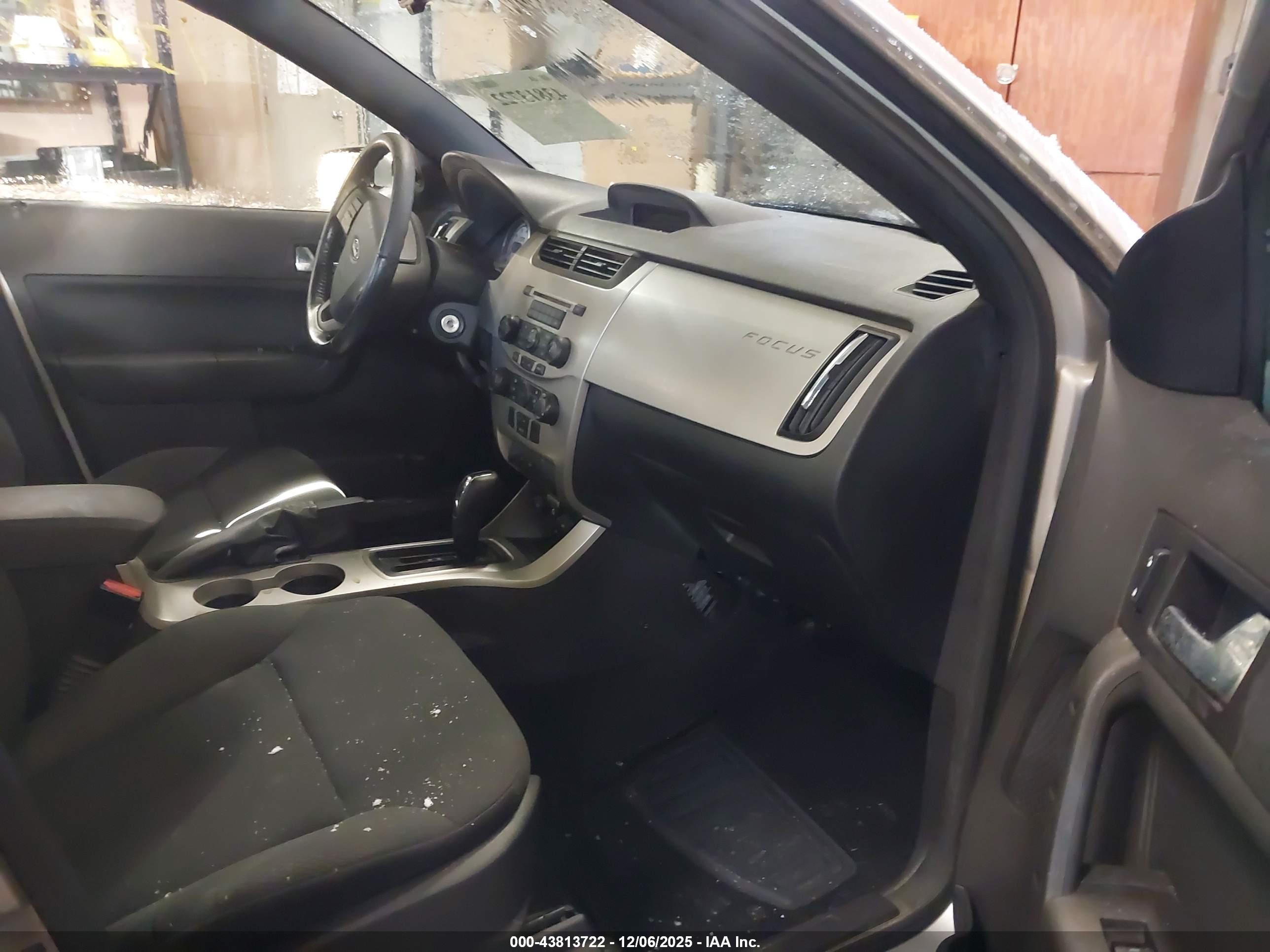 FORD FOCUS image 5
