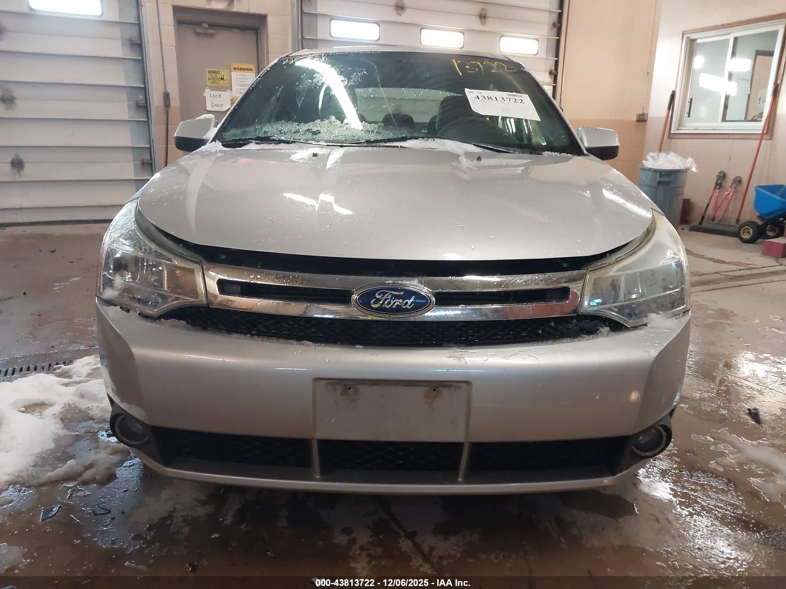 FORD FOCUS image 6