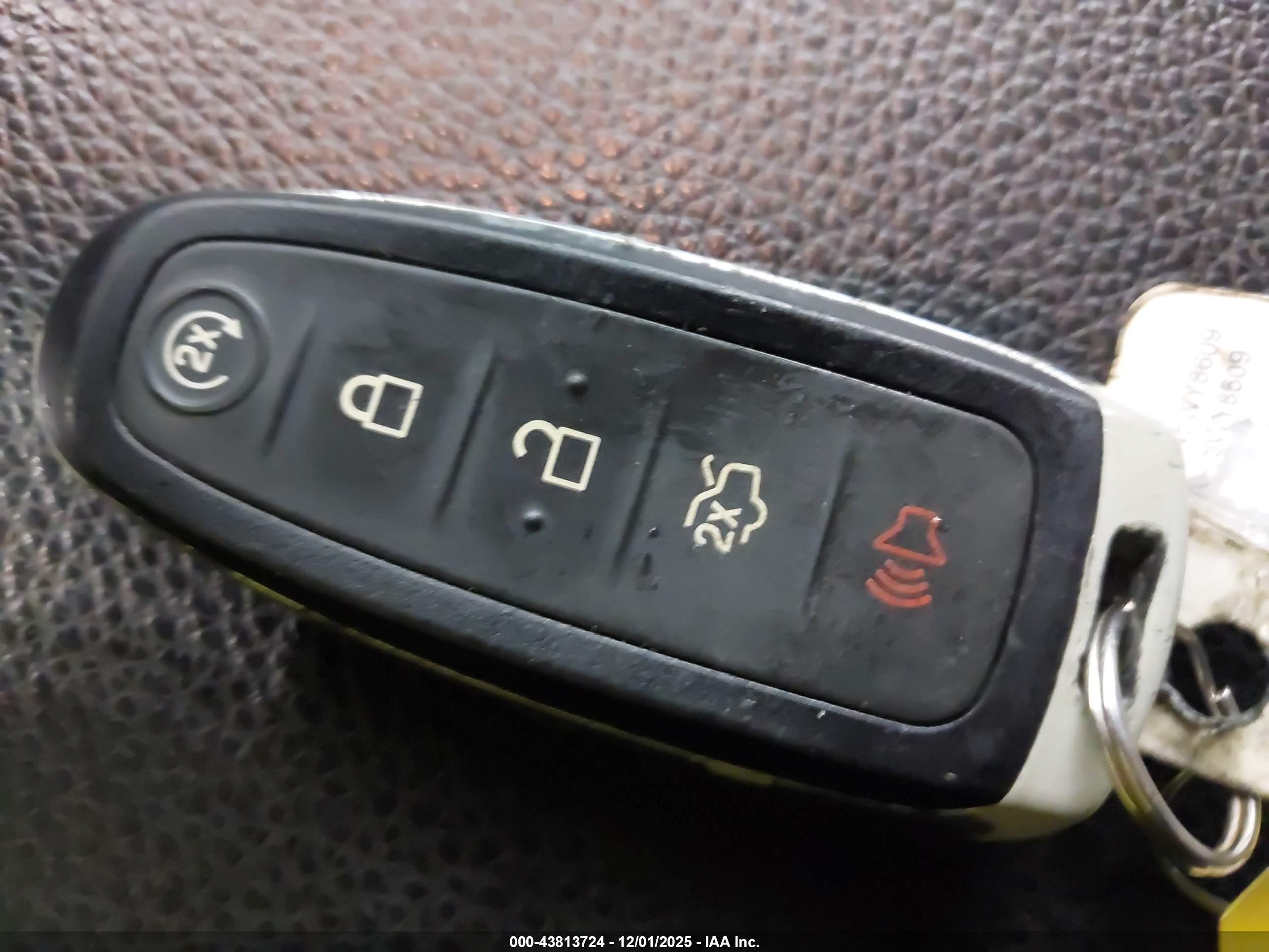 FORD EXPEDITION image 11