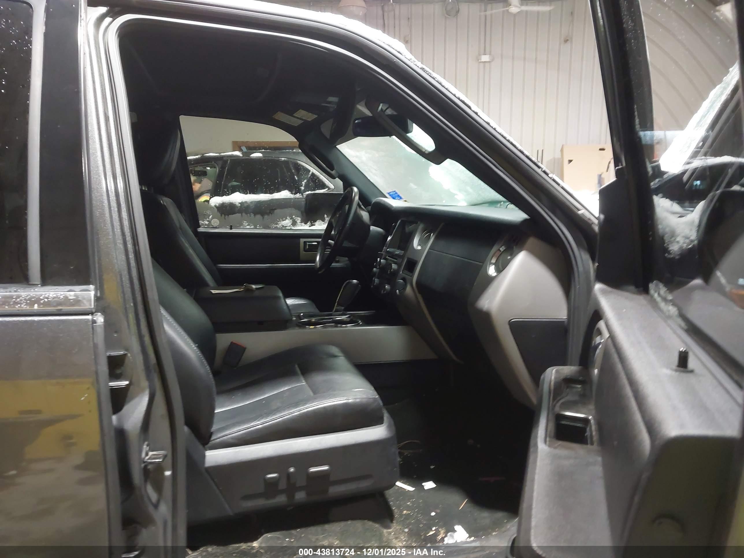 FORD EXPEDITION image 5