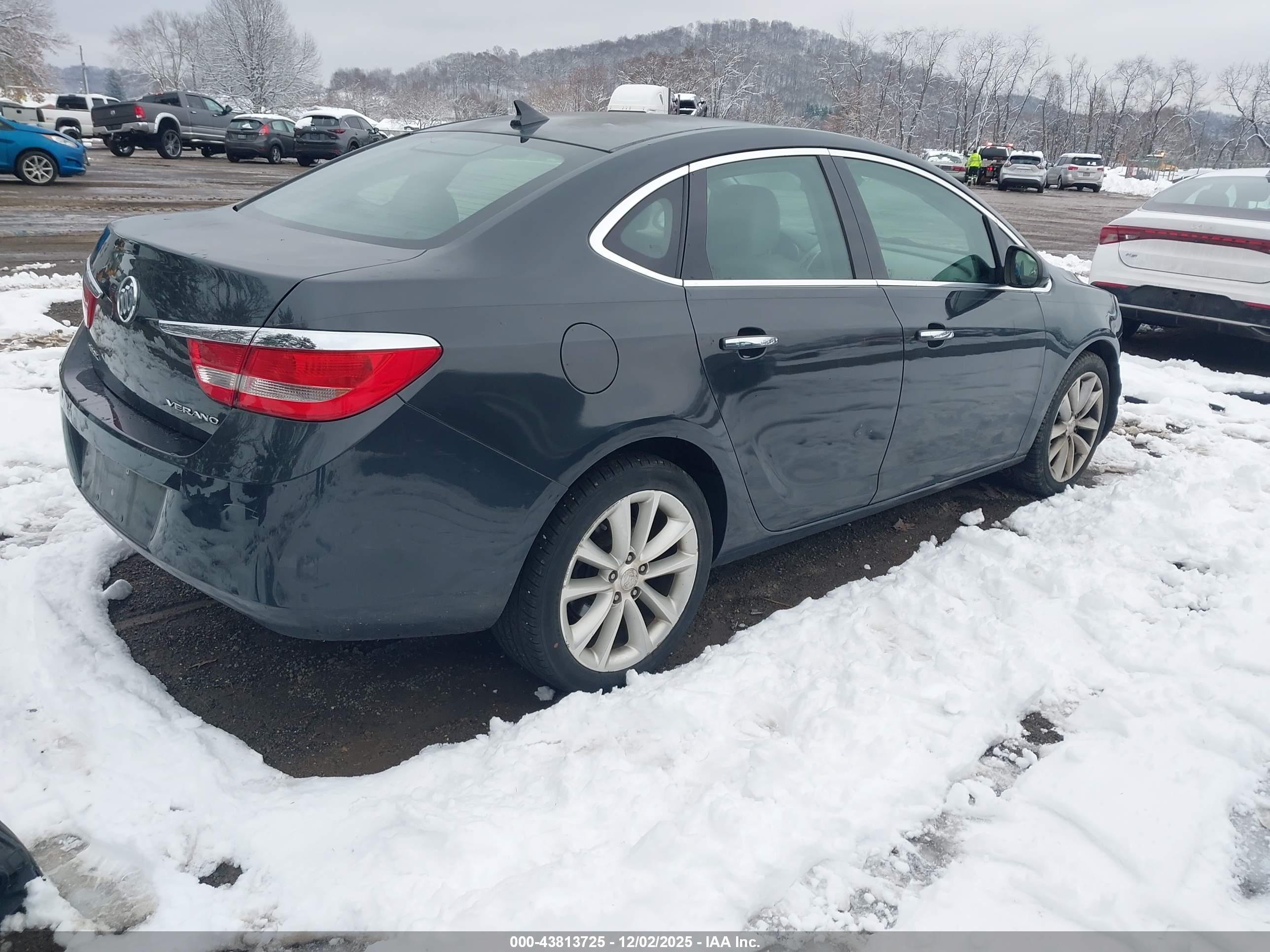 BUICK VERANO image 4