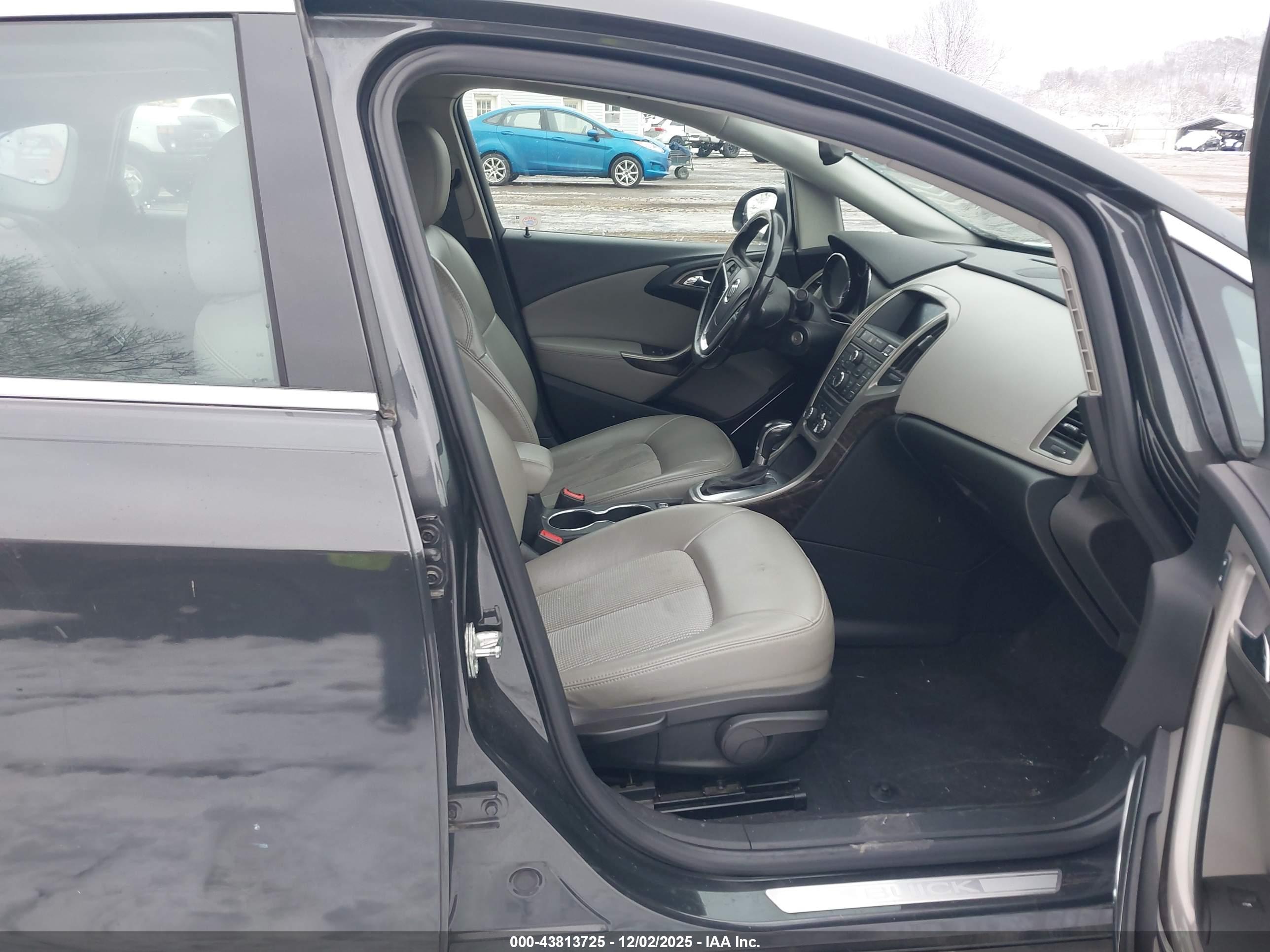BUICK VERANO image 5