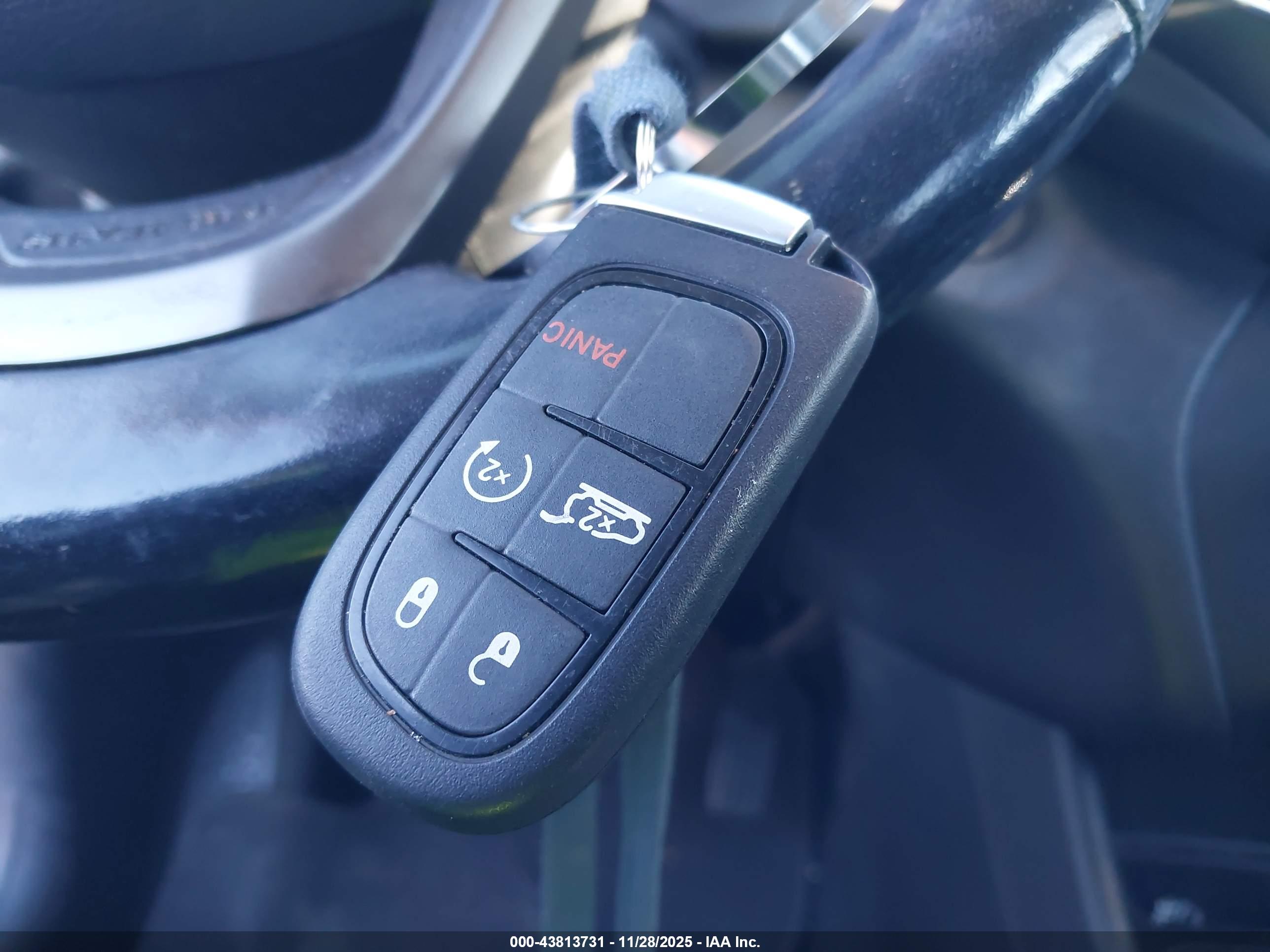 JEEP CHEROKEE image 11