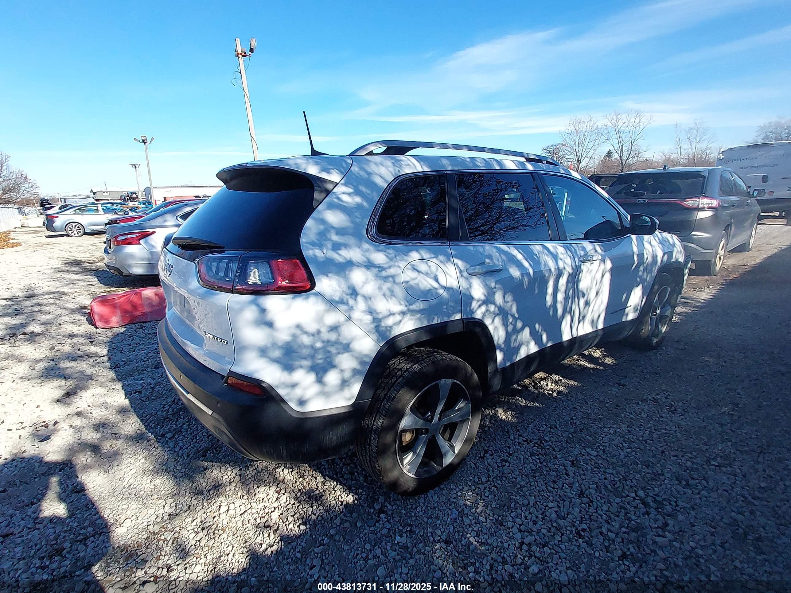 JEEP CHEROKEE image 4