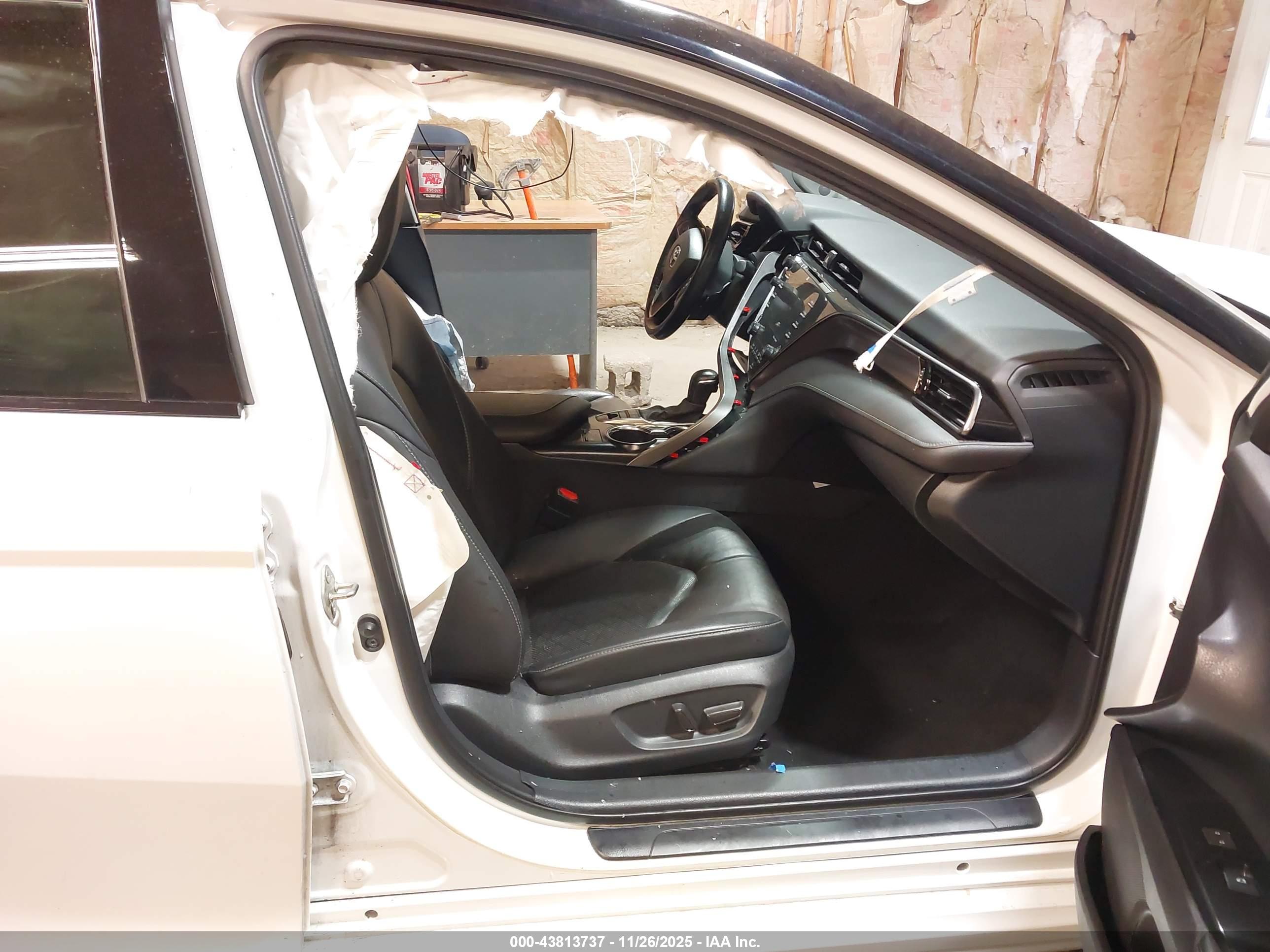 TOYOTA CAMRY image 5