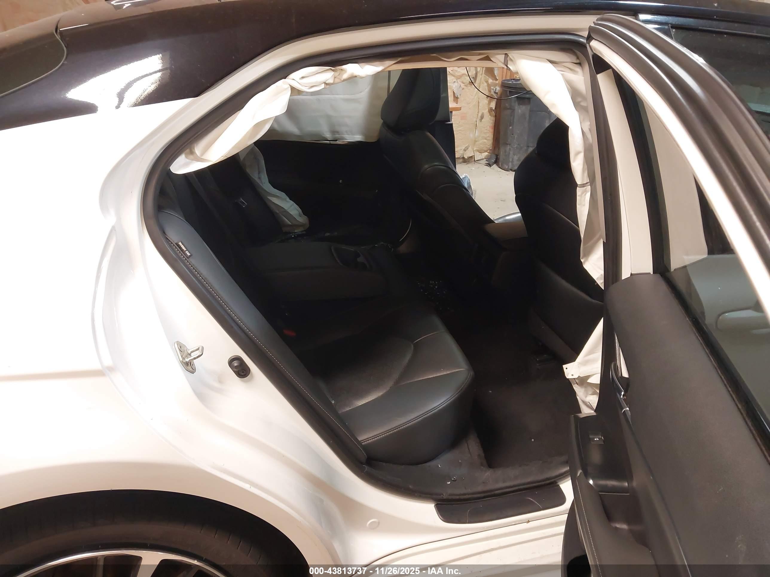 TOYOTA CAMRY image 8