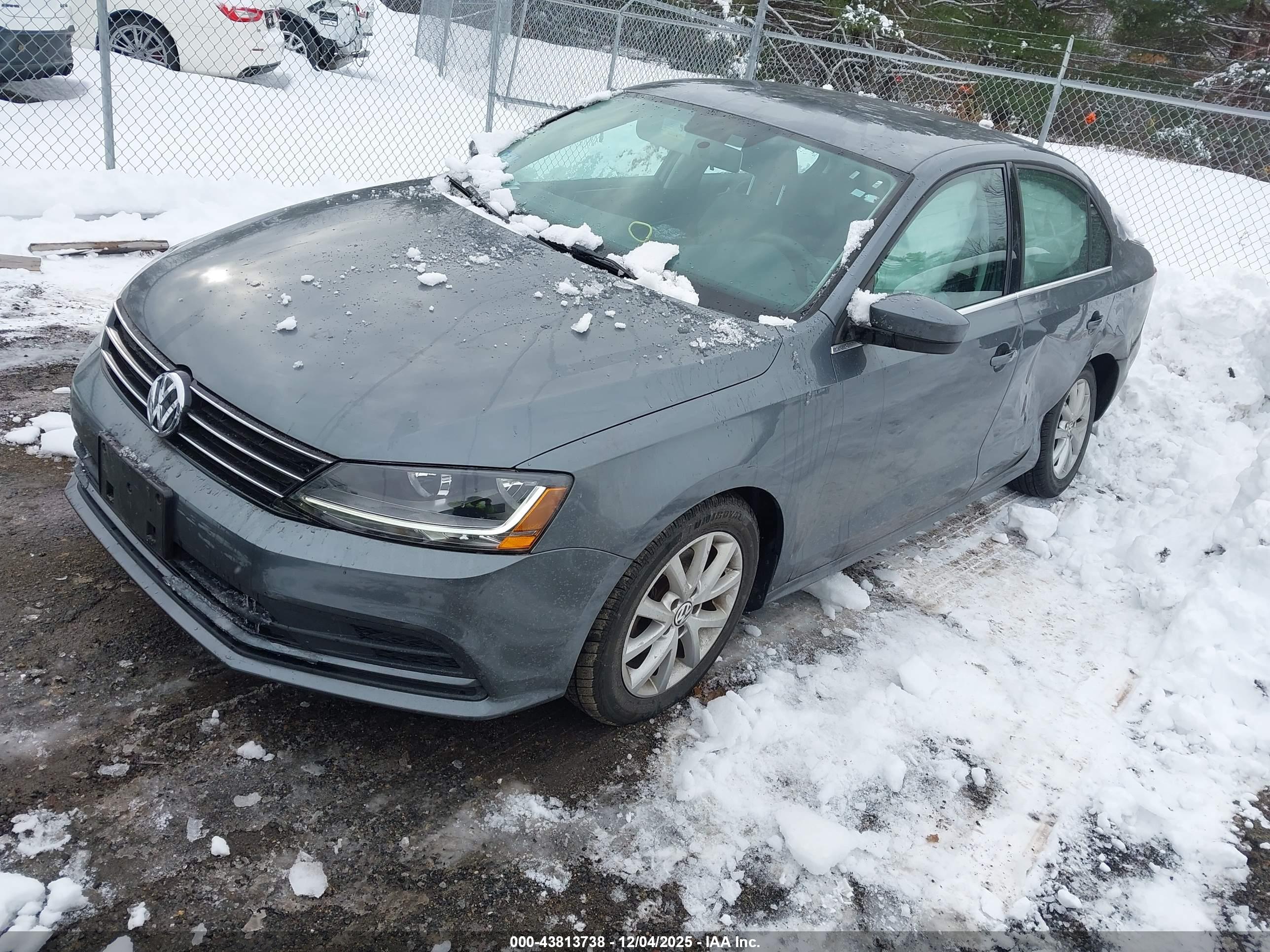 VOLKSWAGEN JETTA image 2