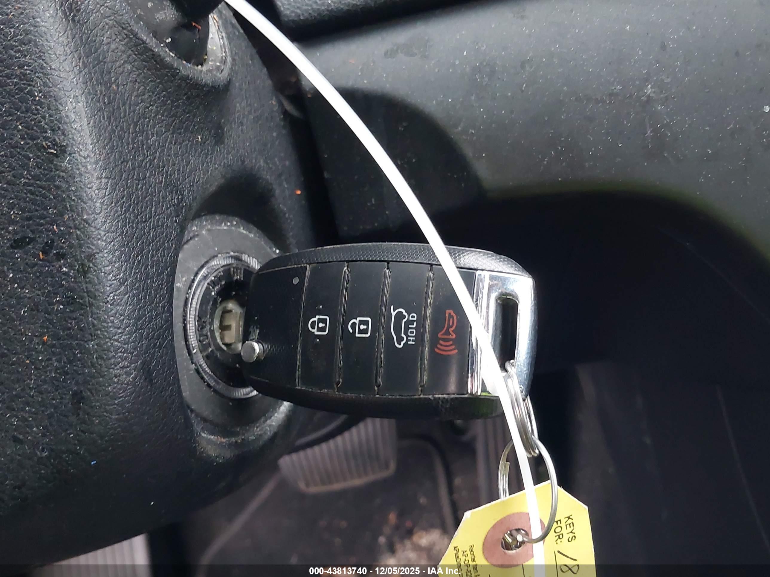 KIA SPORTAGE image 11