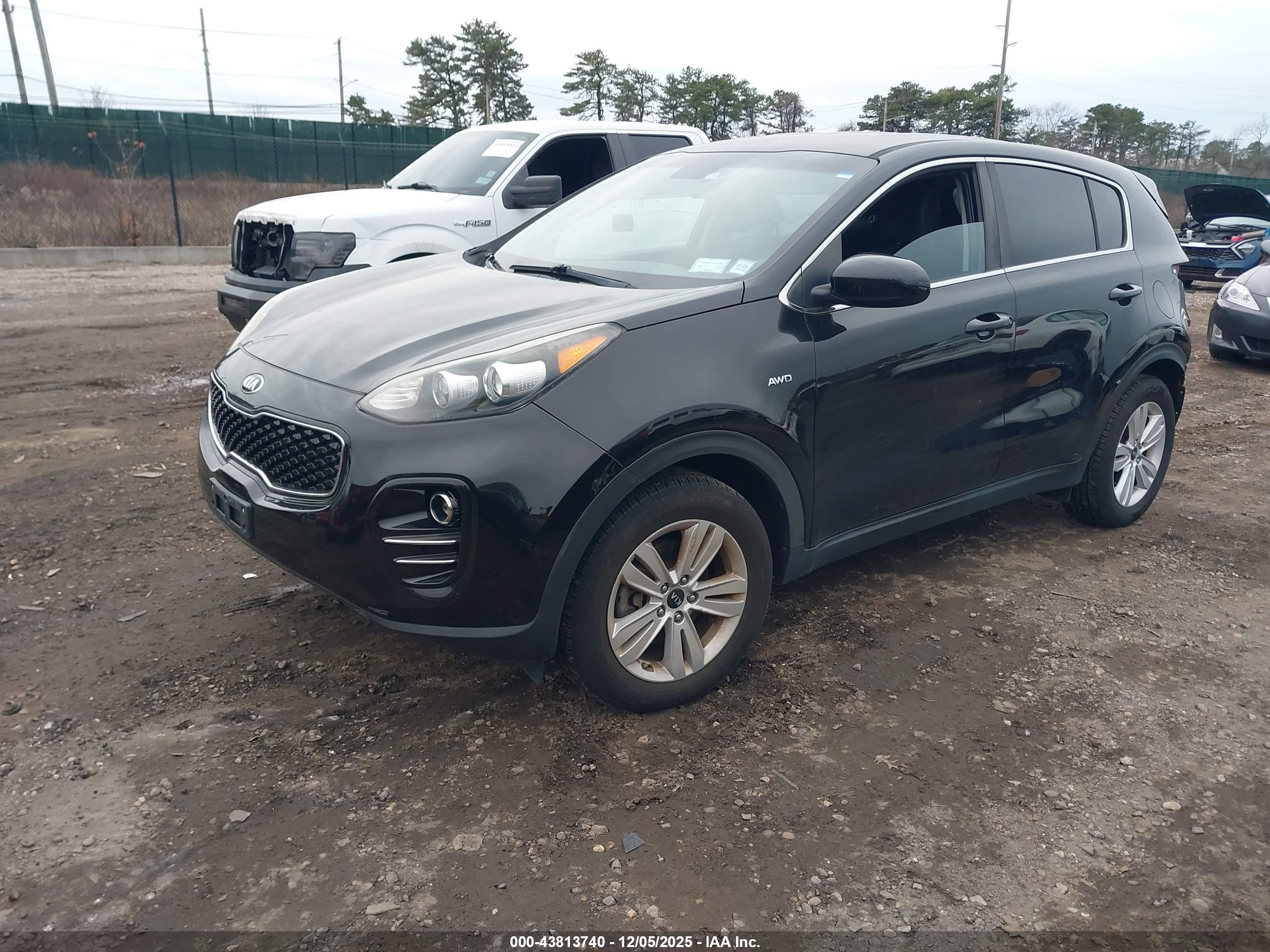 KIA SPORTAGE image 2
