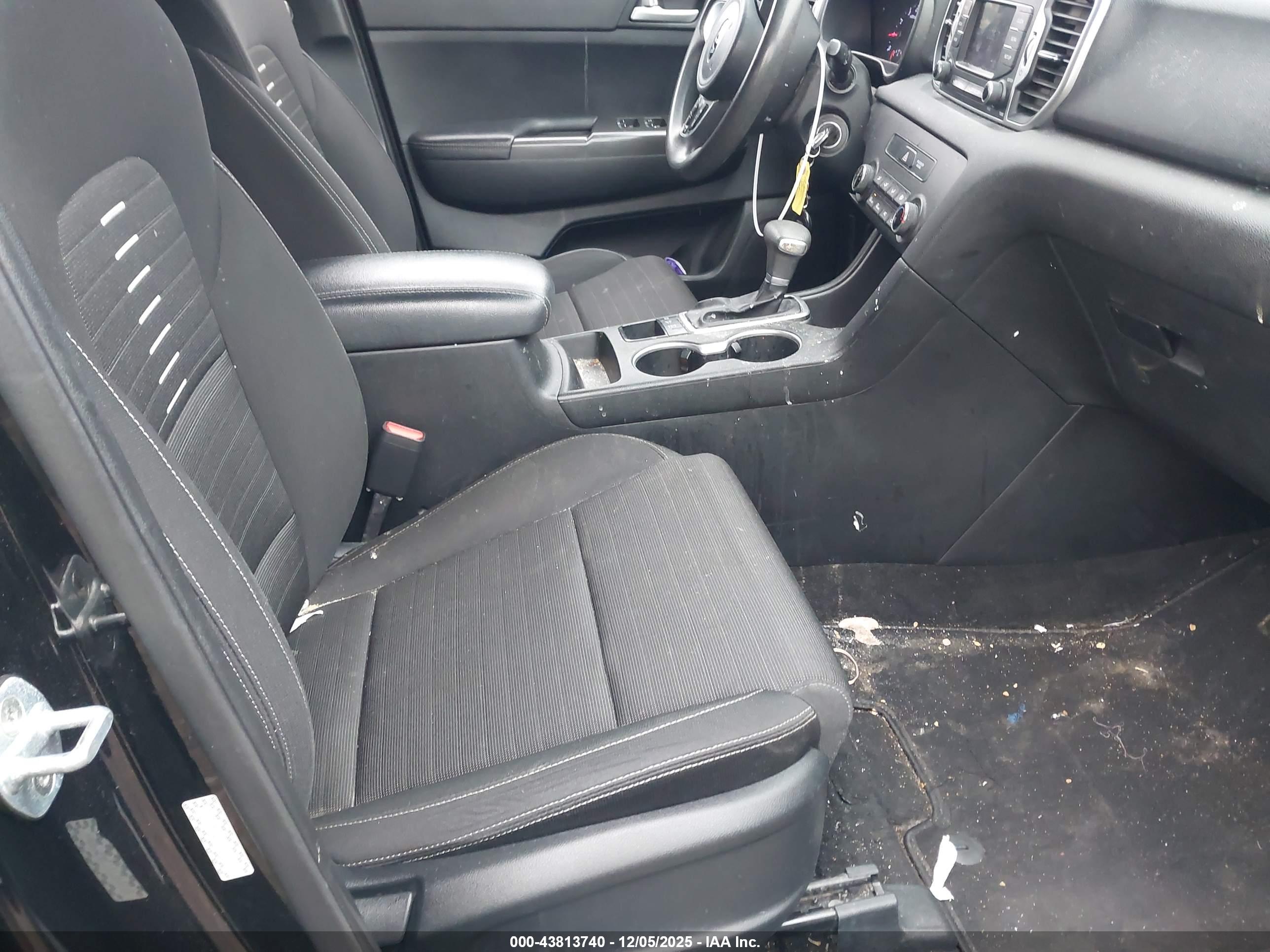 KIA SPORTAGE image 5