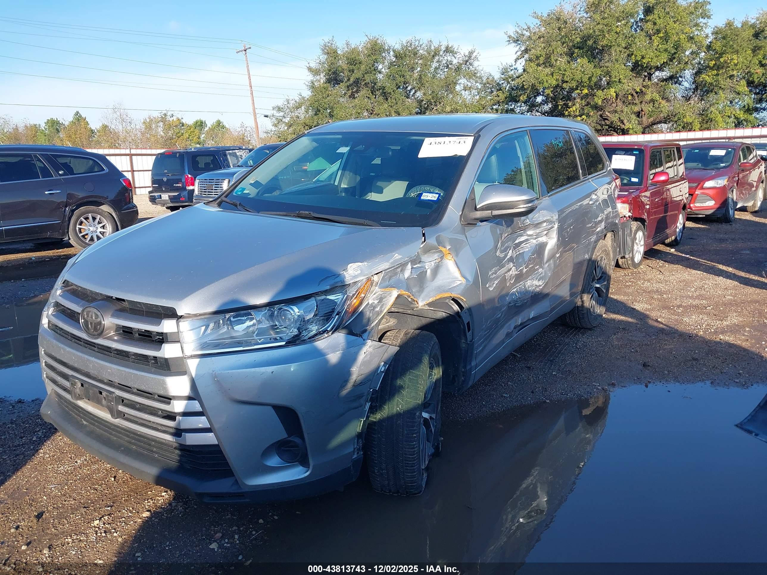 TOYOTA HIGHLANDER image 2