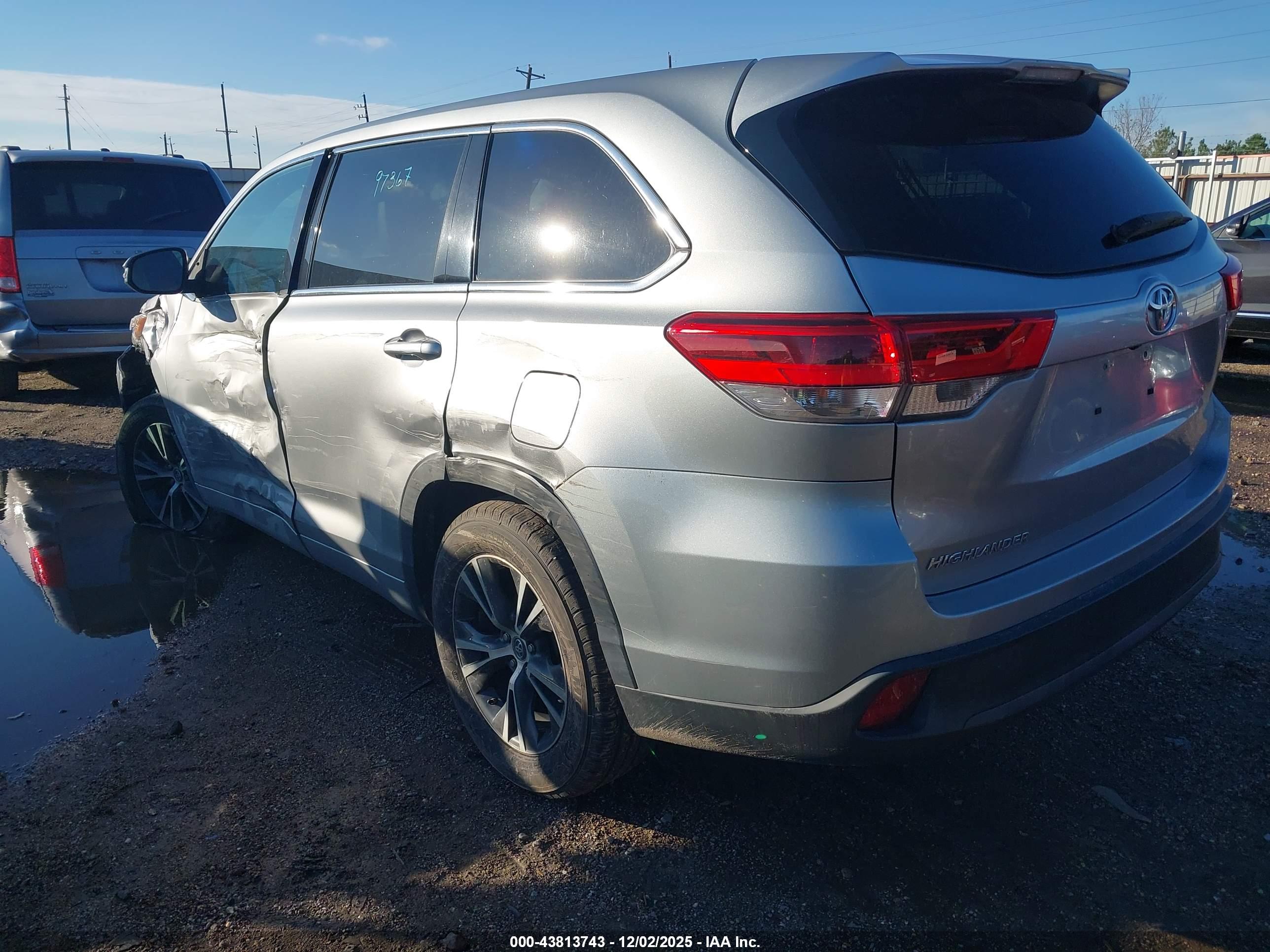 TOYOTA HIGHLANDER image 3
